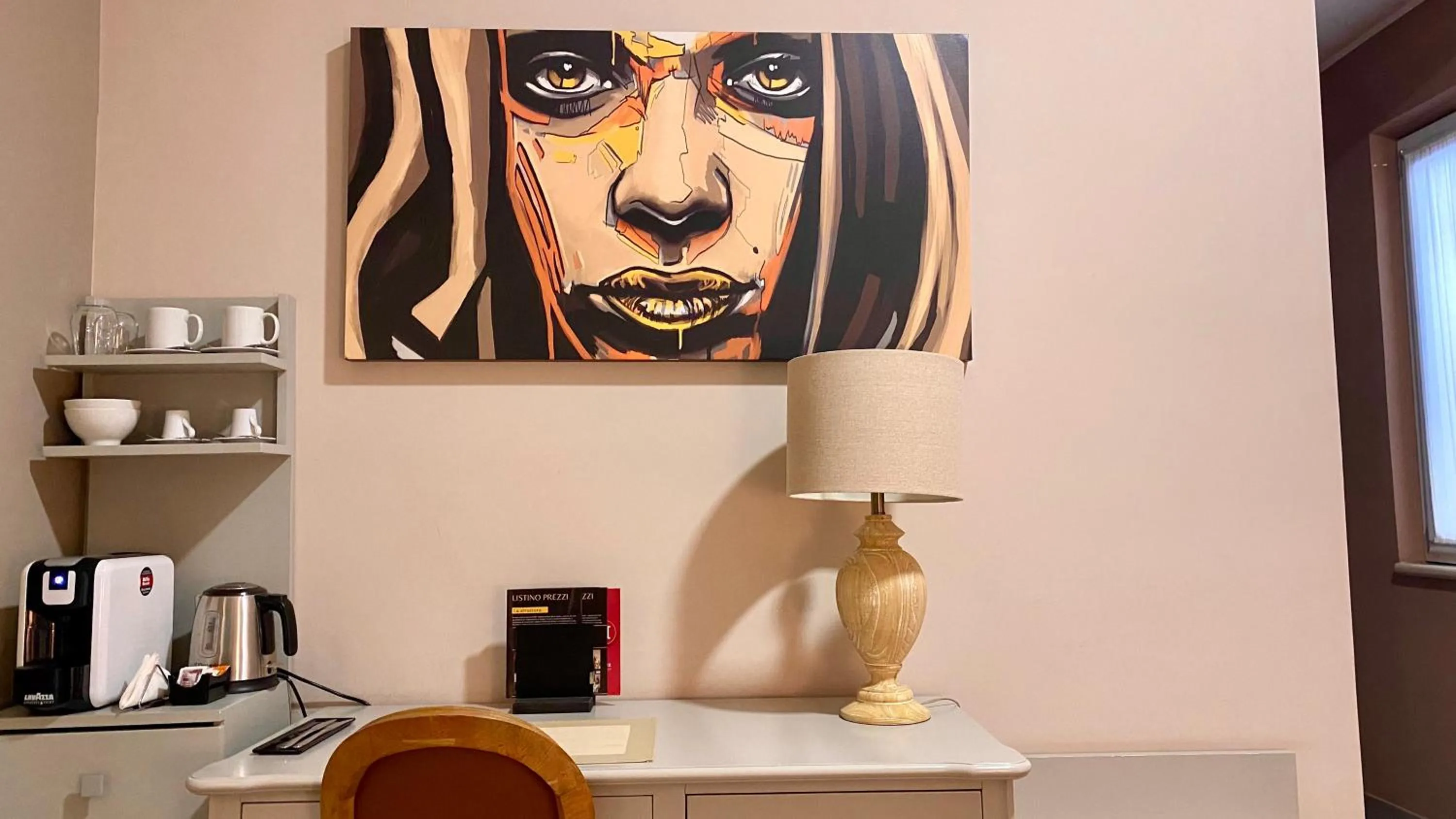 Bedroom in Halex room&food