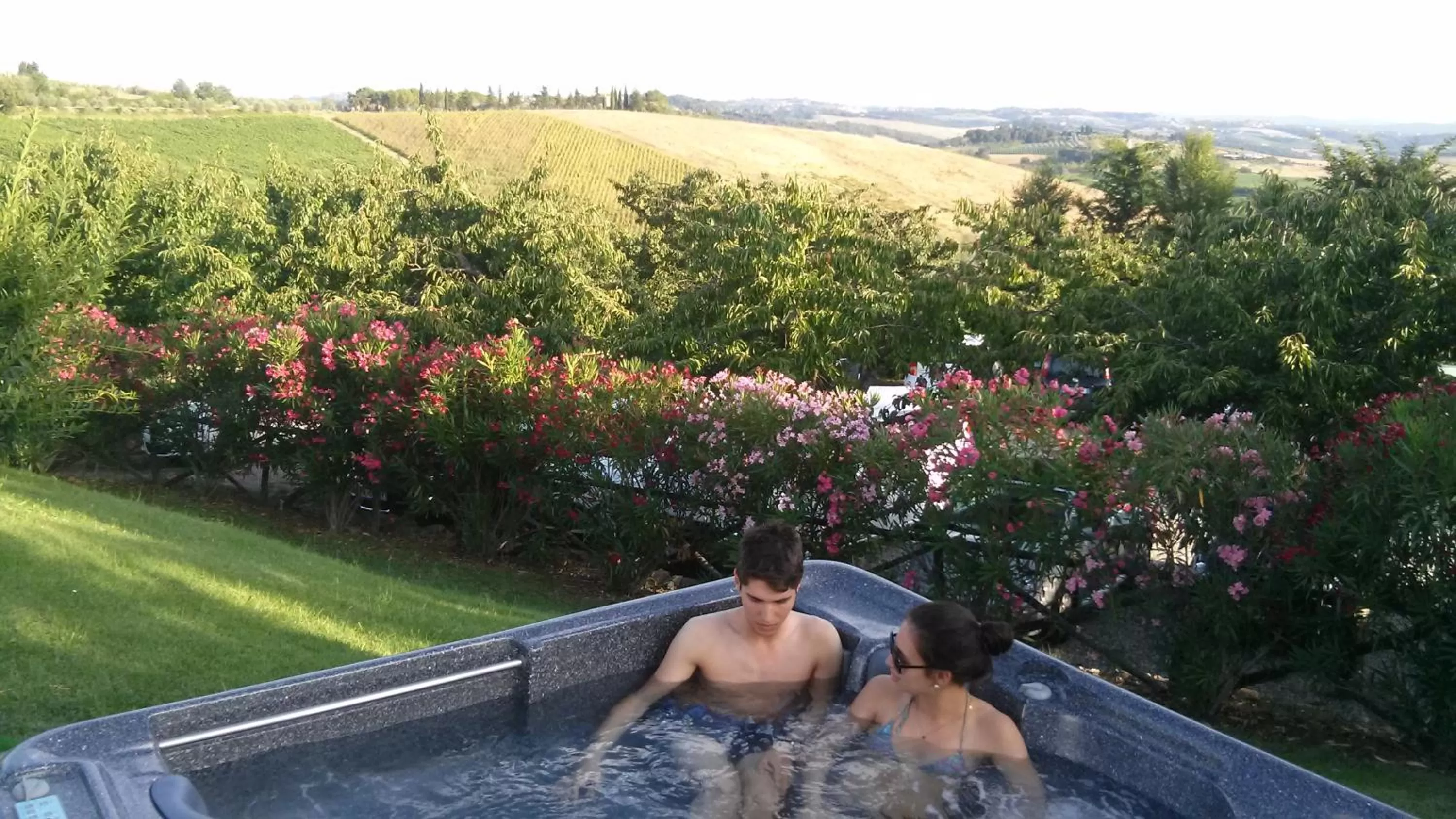 Hot Tub in Hotel Belvedere Di San Leonino