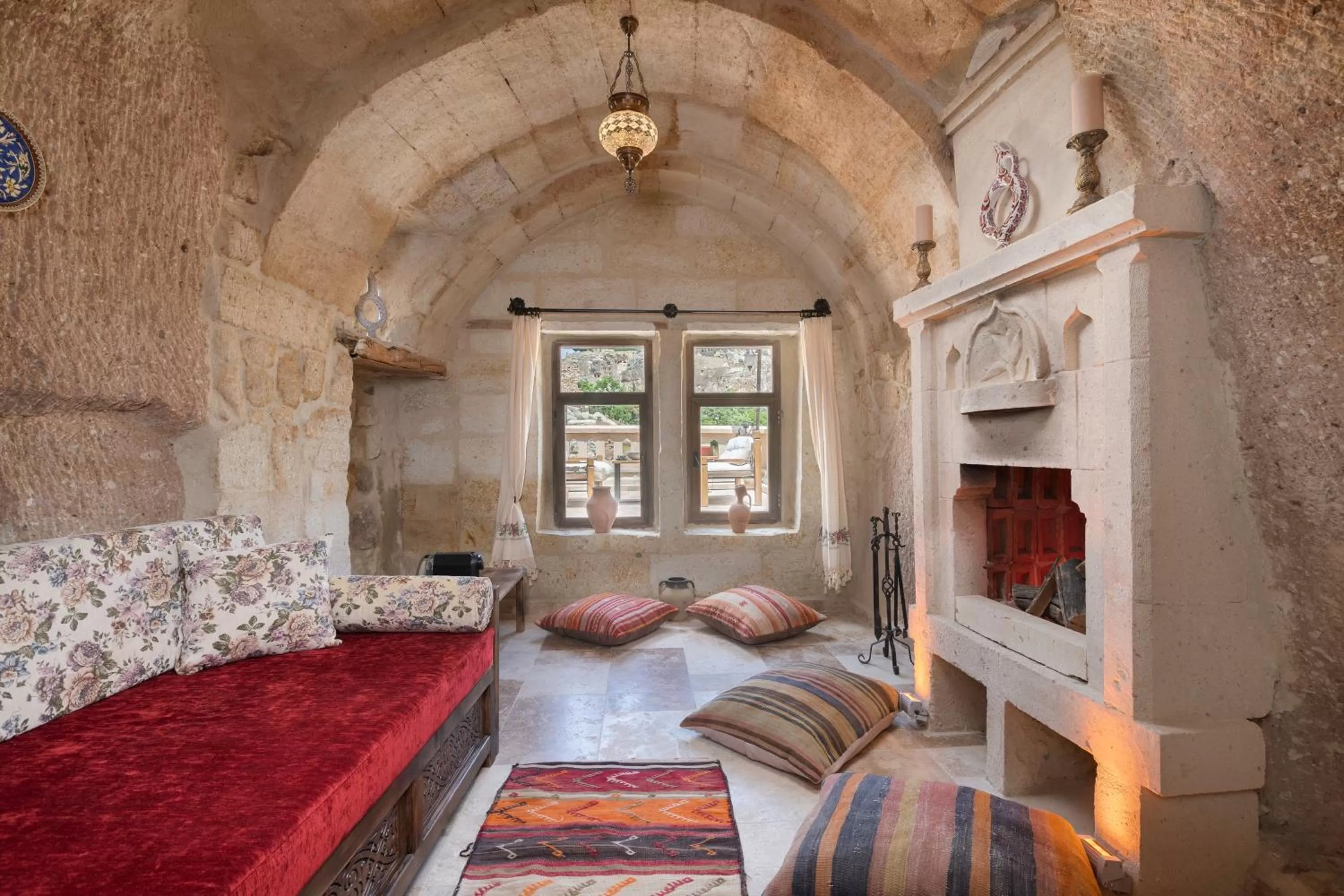 Living room, Bed in Kayata Cave Suites Special Class