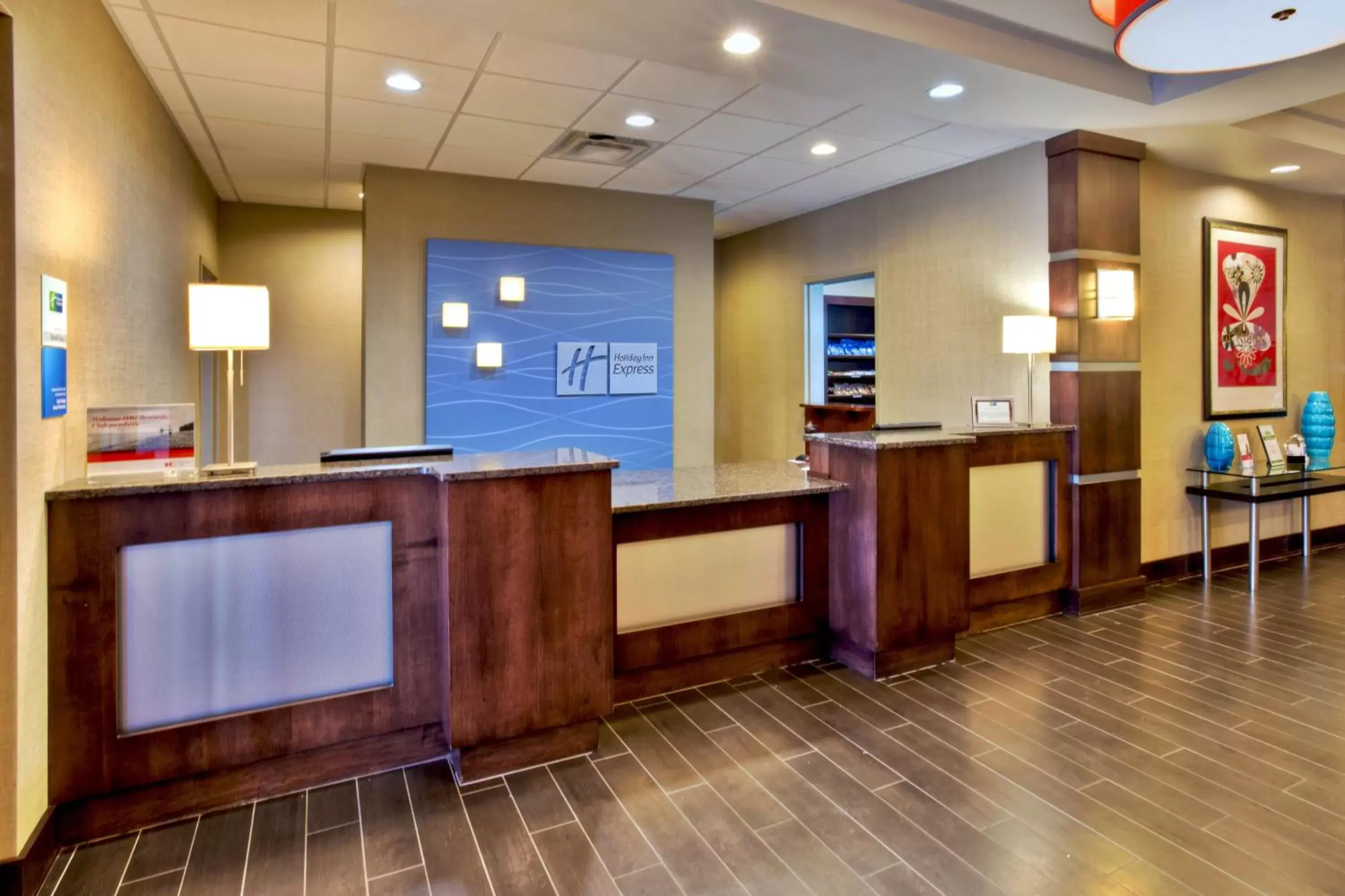 Property building, Lobby/Reception in Holiday Inn Express & Suites Oak Ridge, an IHG Hotel