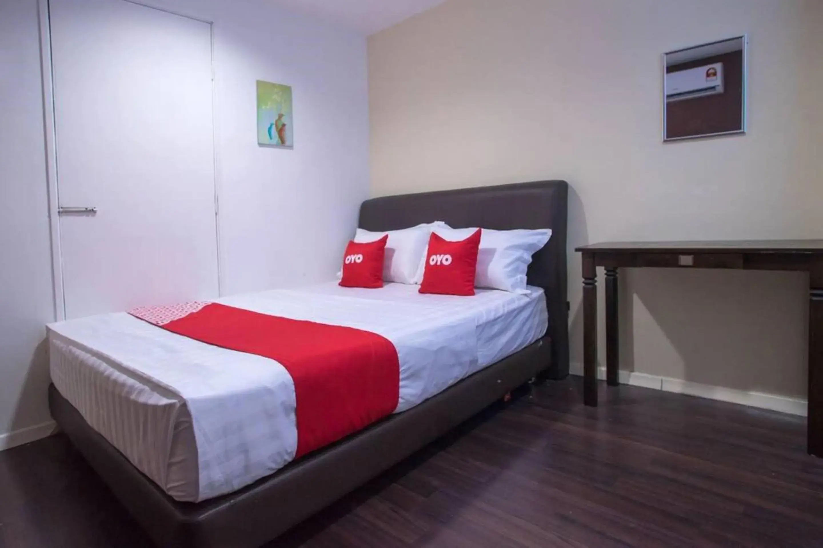 Bedroom, Bed in OYO 90281 Hotel Taj seksyen 13