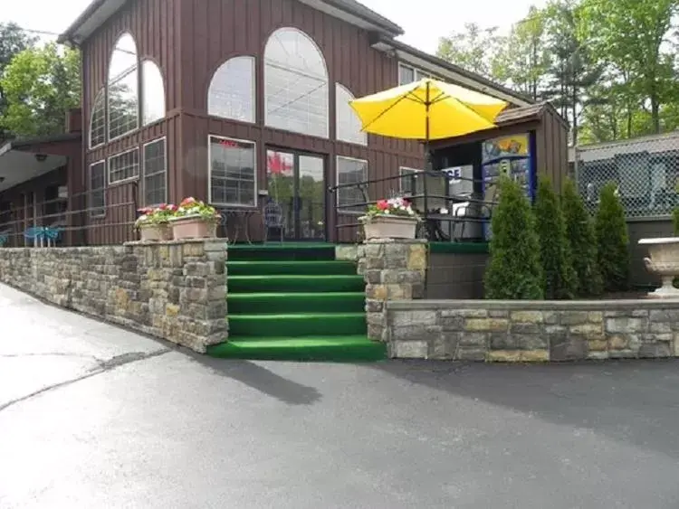 Property building in Mohican Resort Motel, Conveniently located to all Adirondack attractions