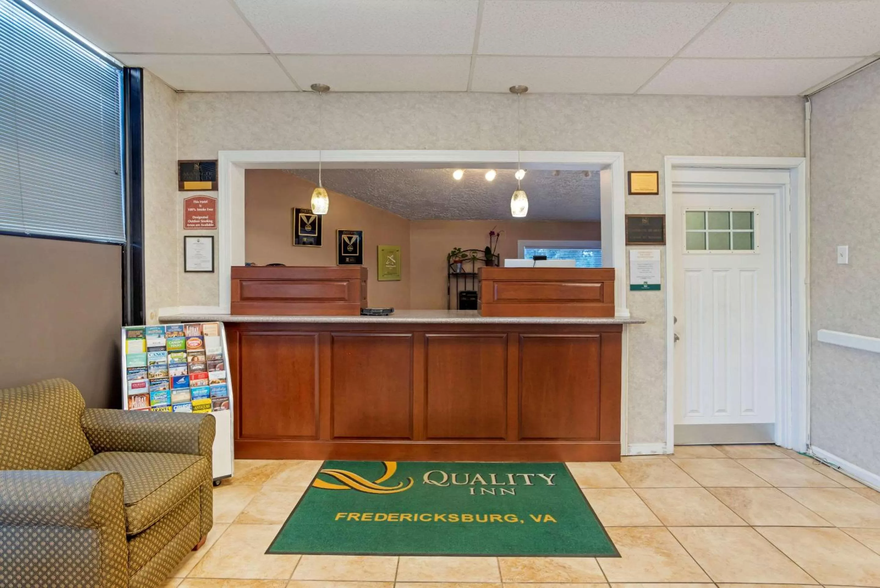 Lobby or reception in Quality Inn Fredericksburg near Historic Downtown