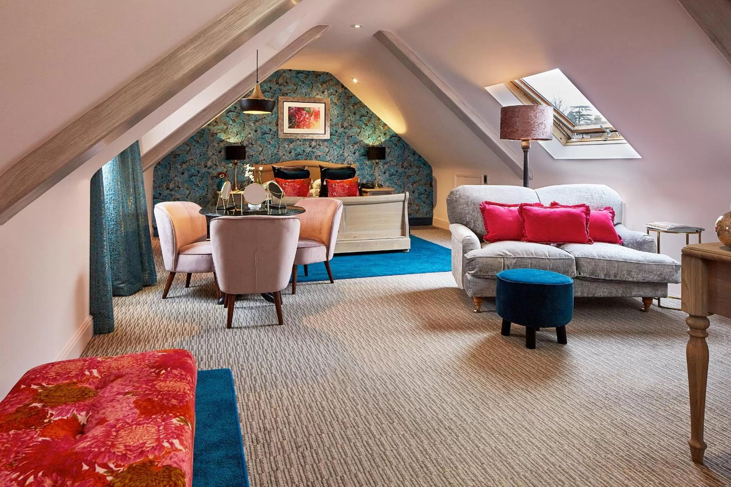 Other, Bed in Mandolay Hotel Guildford