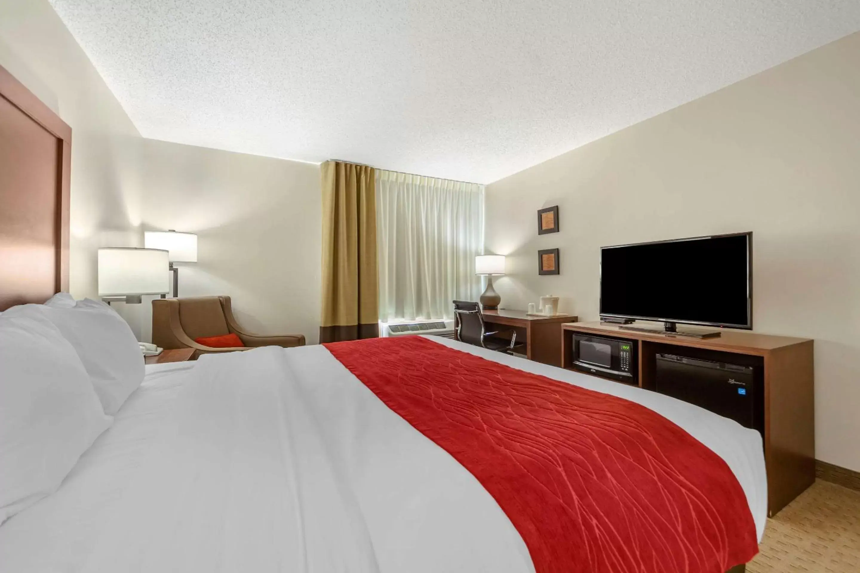 Photo of the whole room, Bed in Comfort Inn Valentine