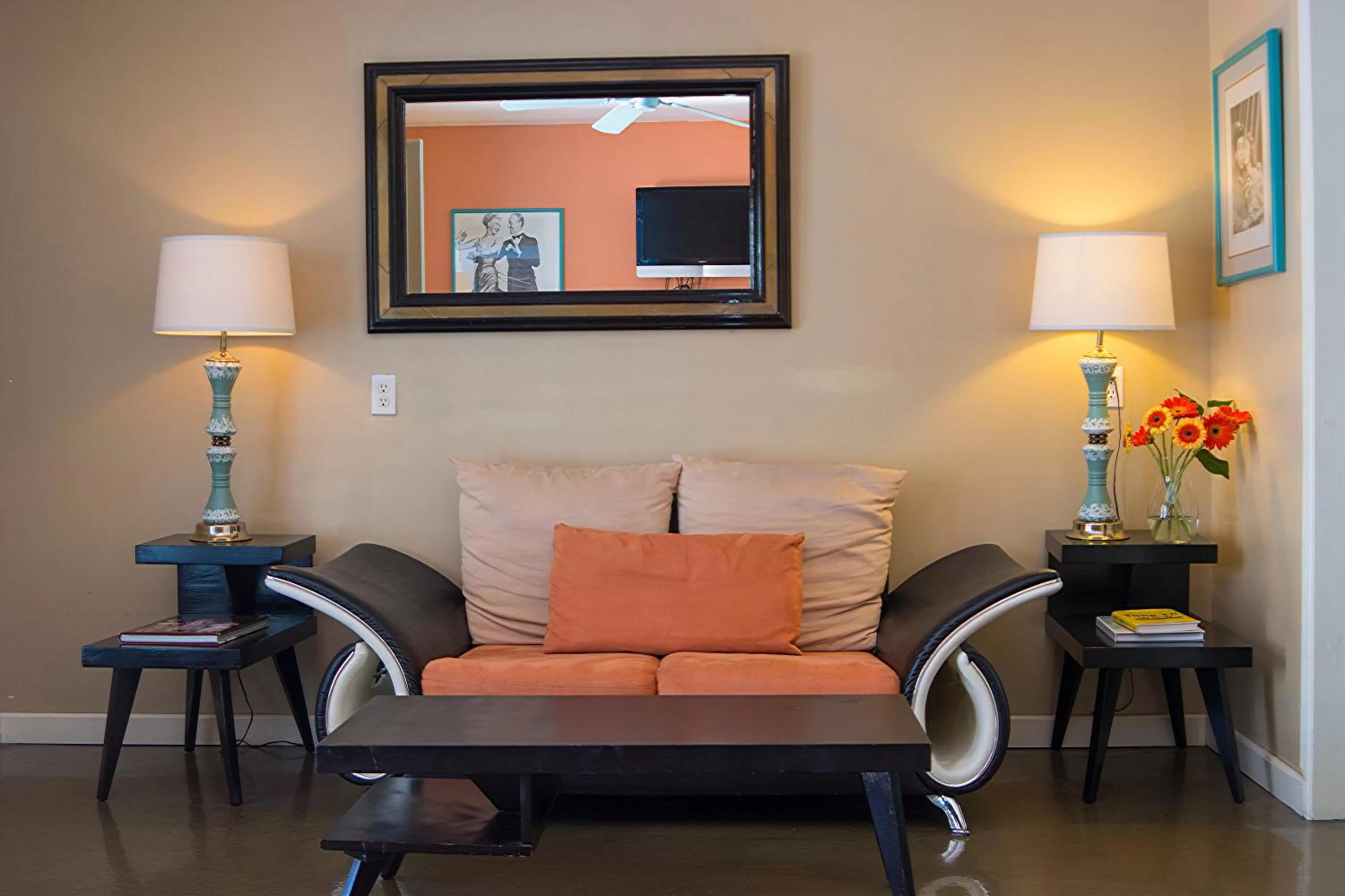 Living room in Palm Springs Rendezvous