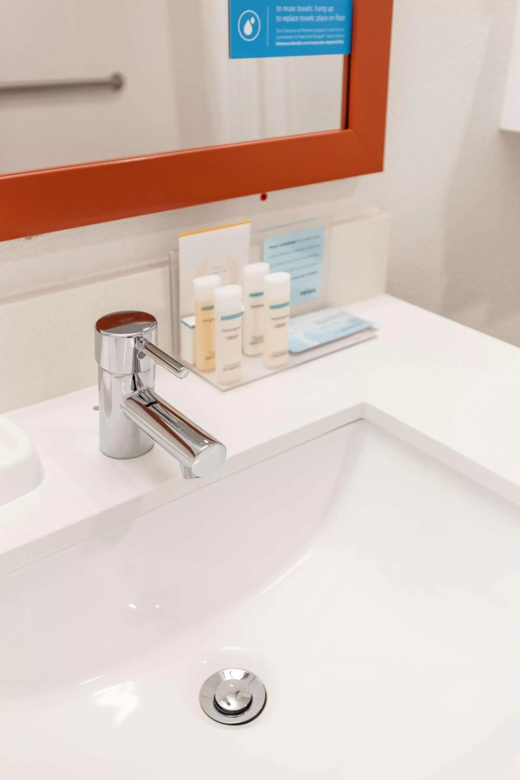 Bathroom in Hampton Inn by Hilton of Kuttawa Eddyville