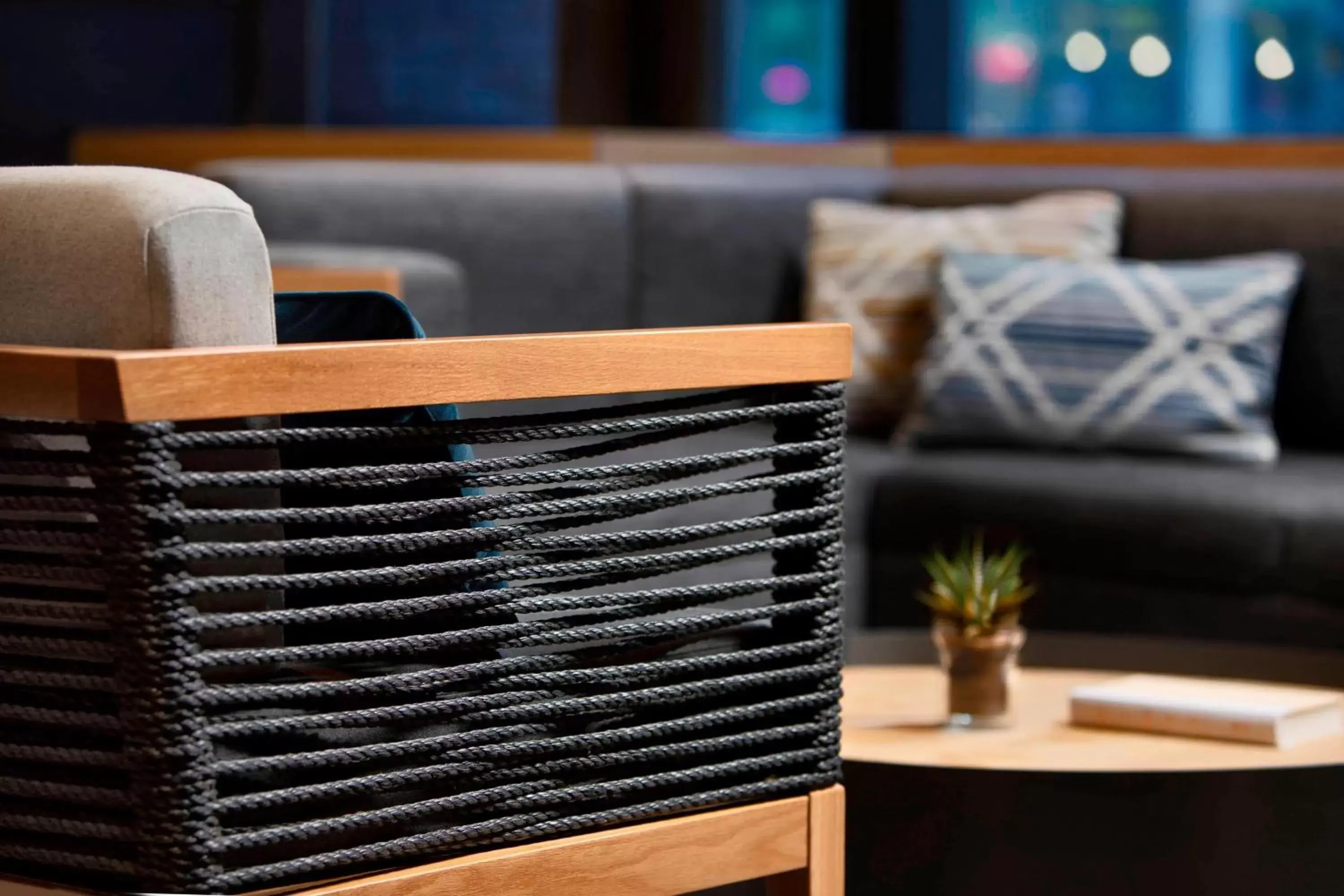 Lobby or reception, Seating Area in Delta Hotels Calgary Downtown