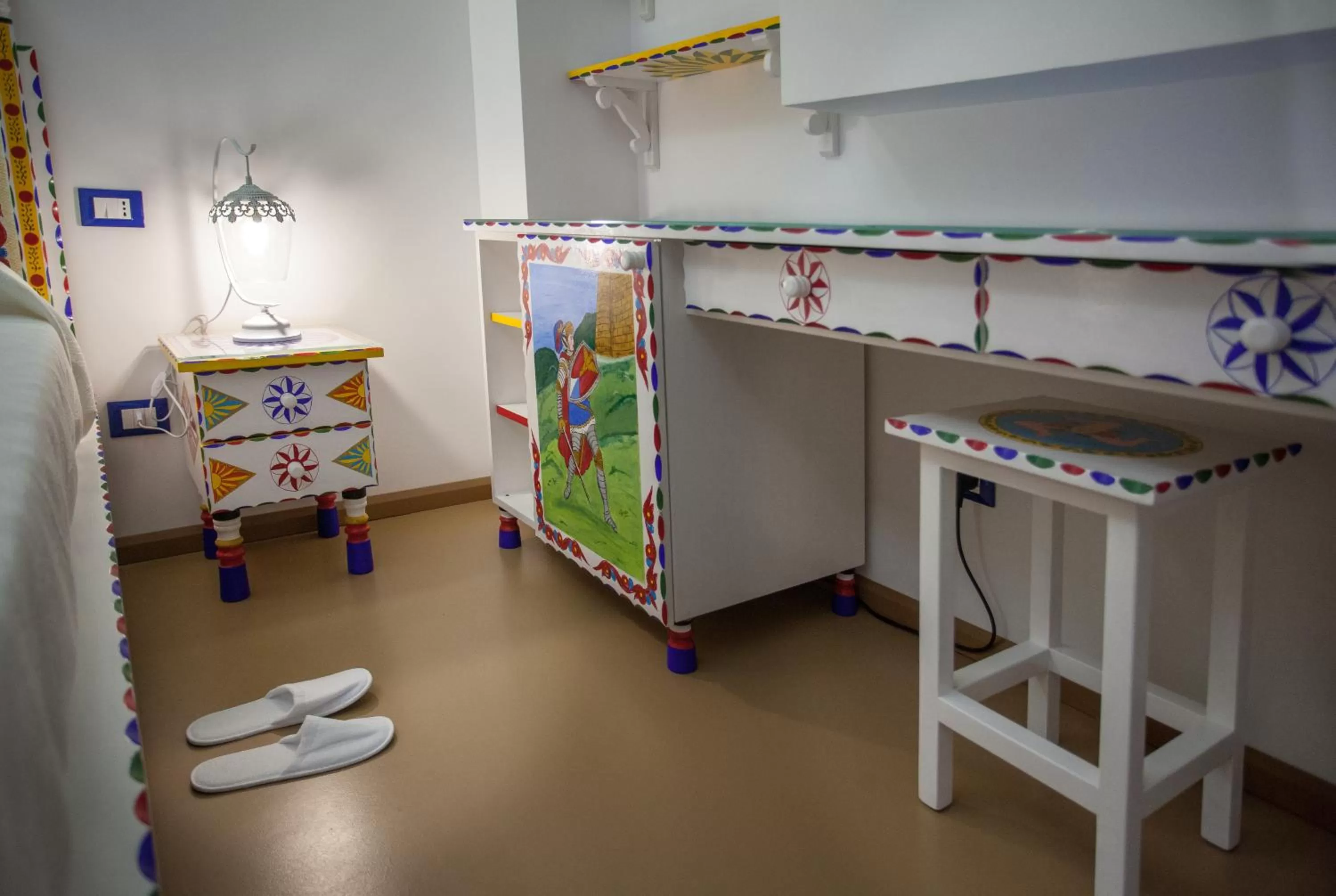 Decorative detail in Tra Le Braccia di Morfeo