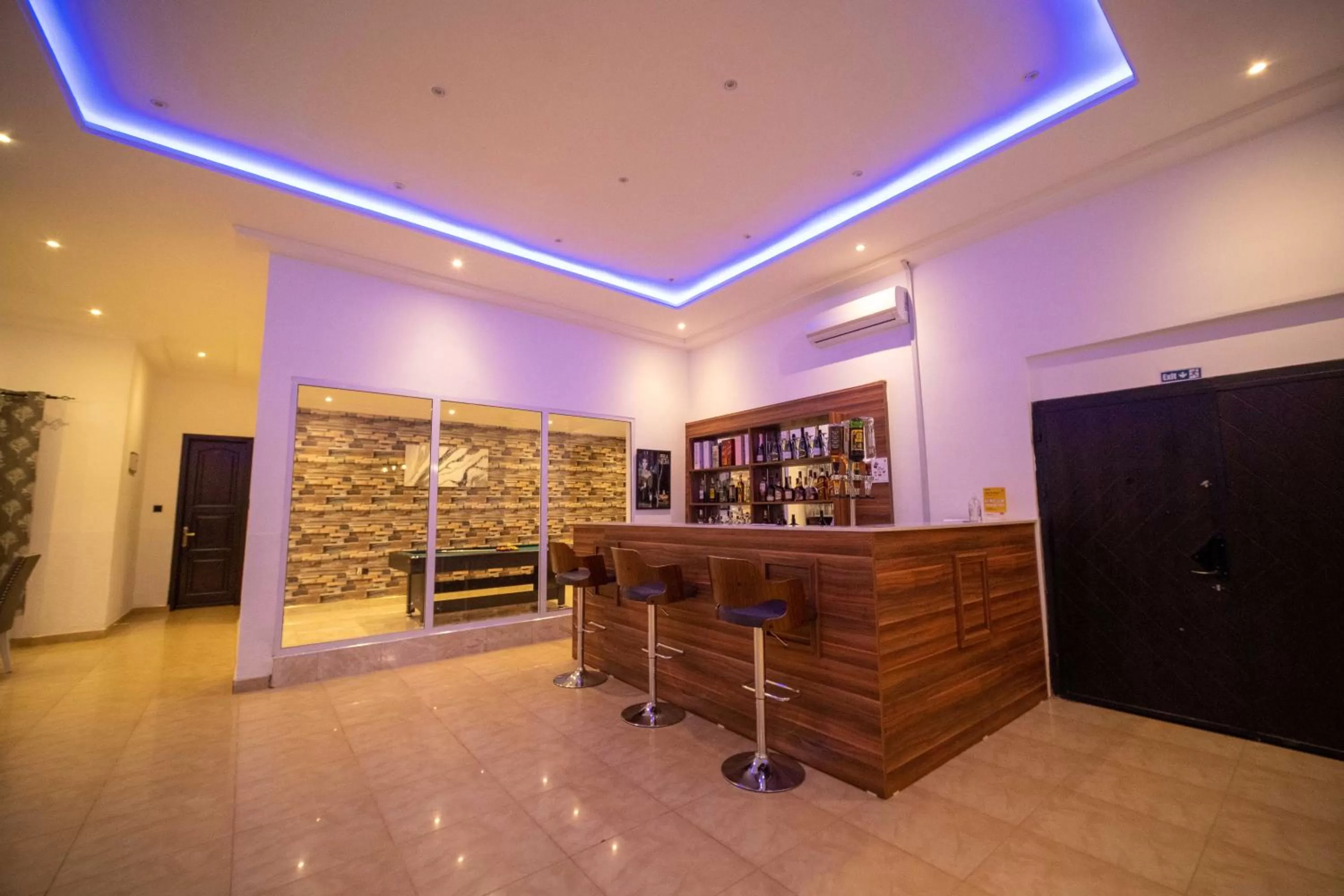 Lounge or bar in The Cabyn