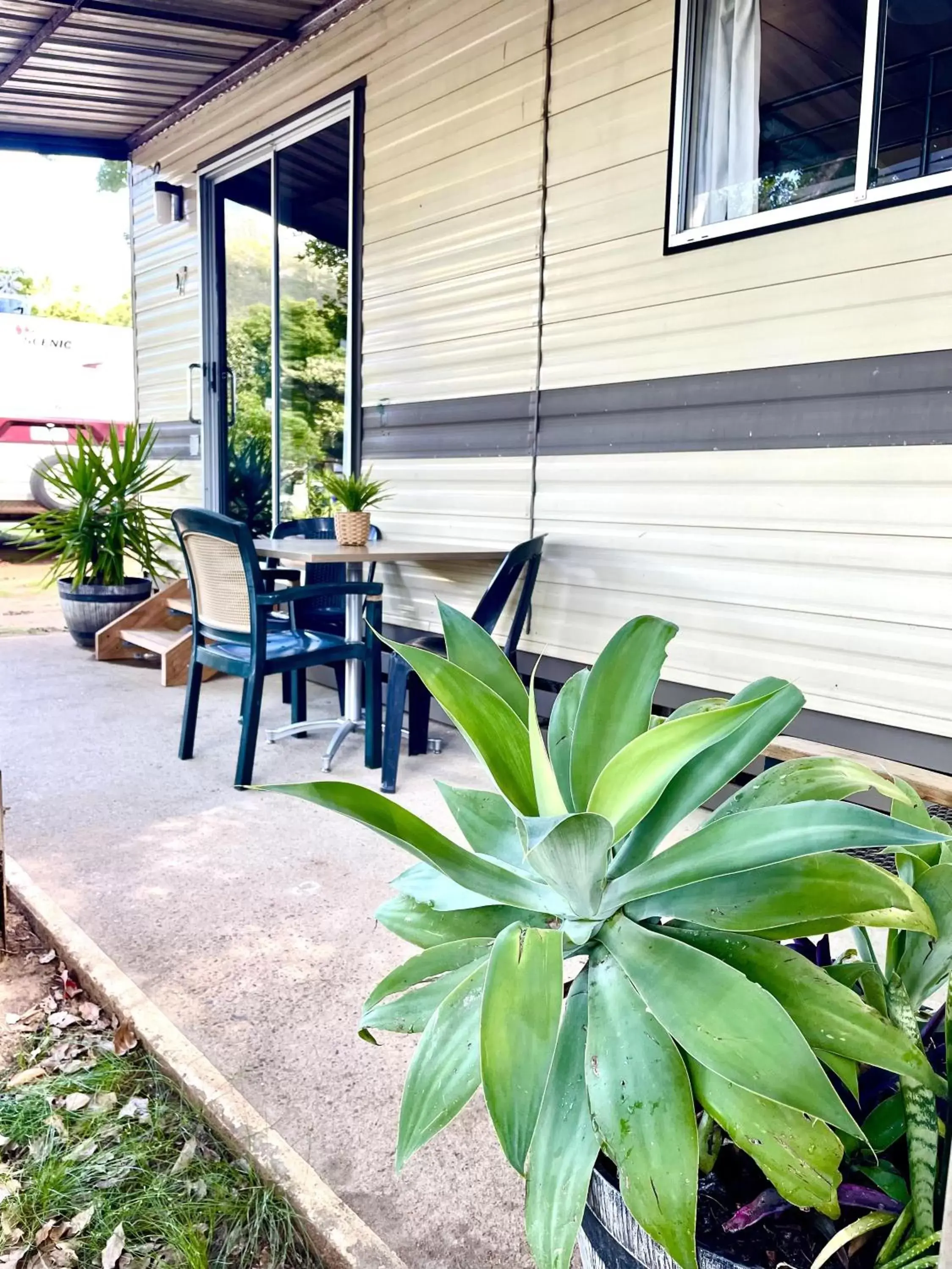 Balcony/Terrace in Esk Caravan Park & Rail Trail Motel