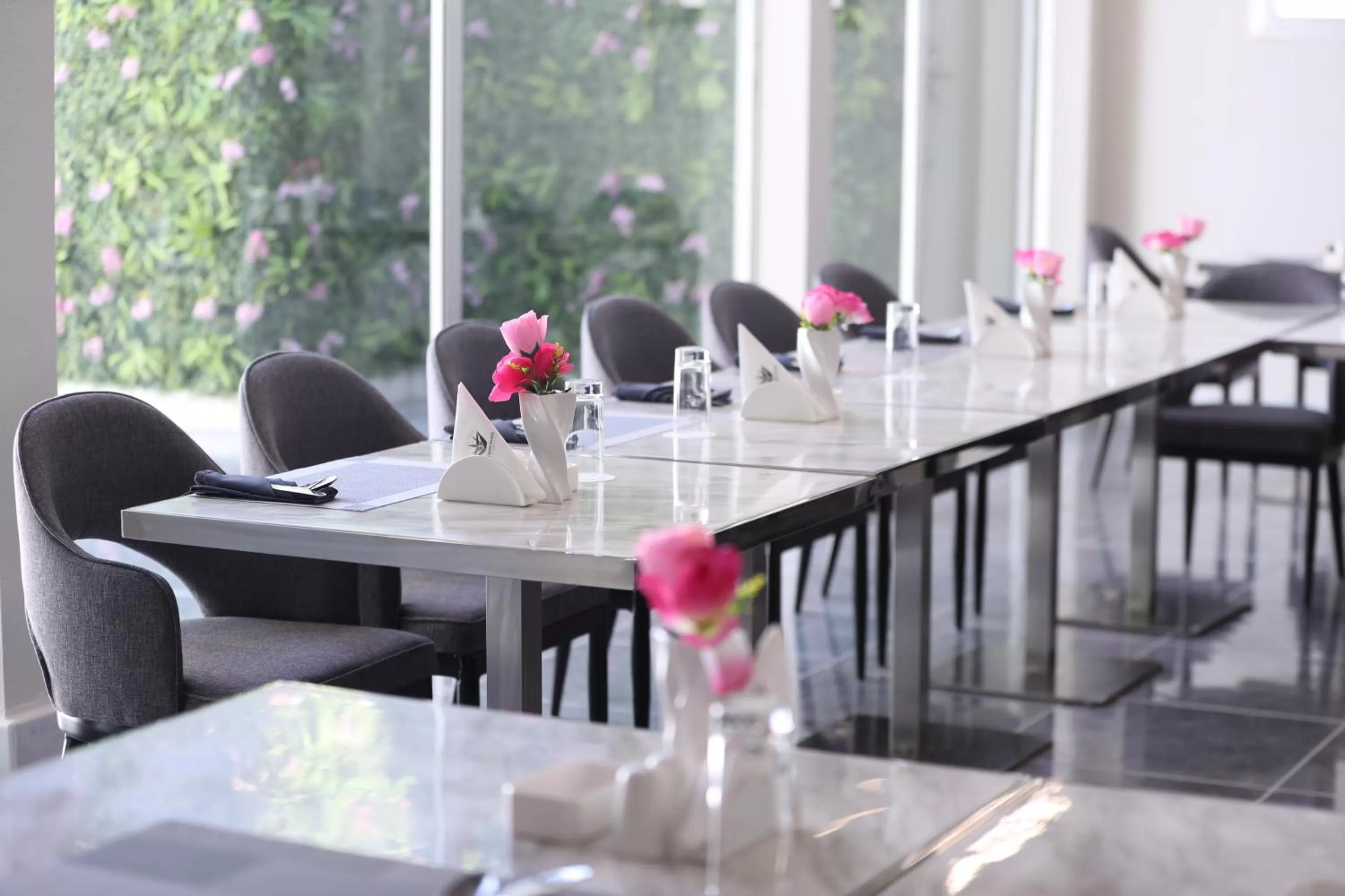 Restaurant/Places to Eat in Seven Palaces