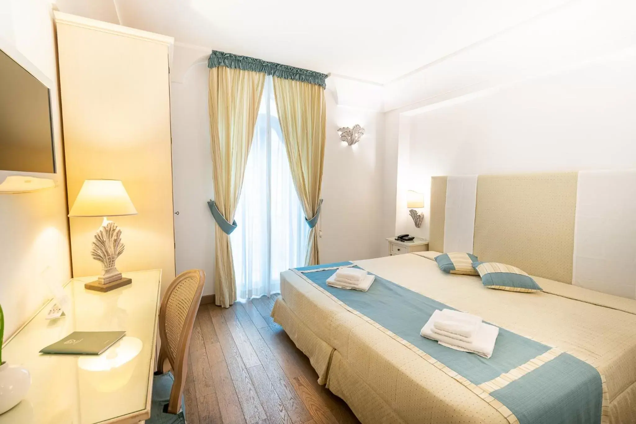 Bedroom, Bed in Covo dei Saraceni
