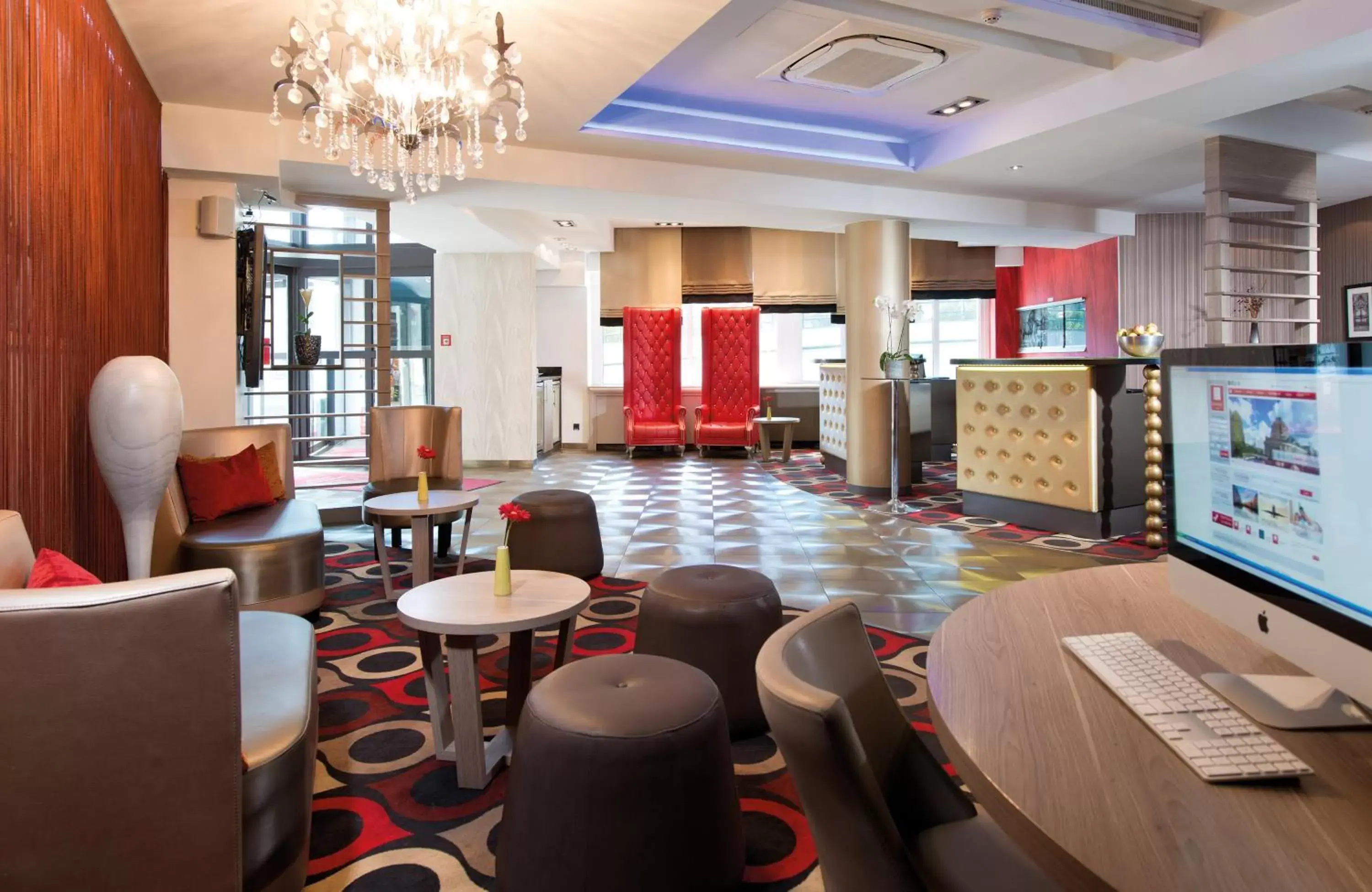 Lobby or reception, Lounge/Bar in Leonardo Hotel Vienna