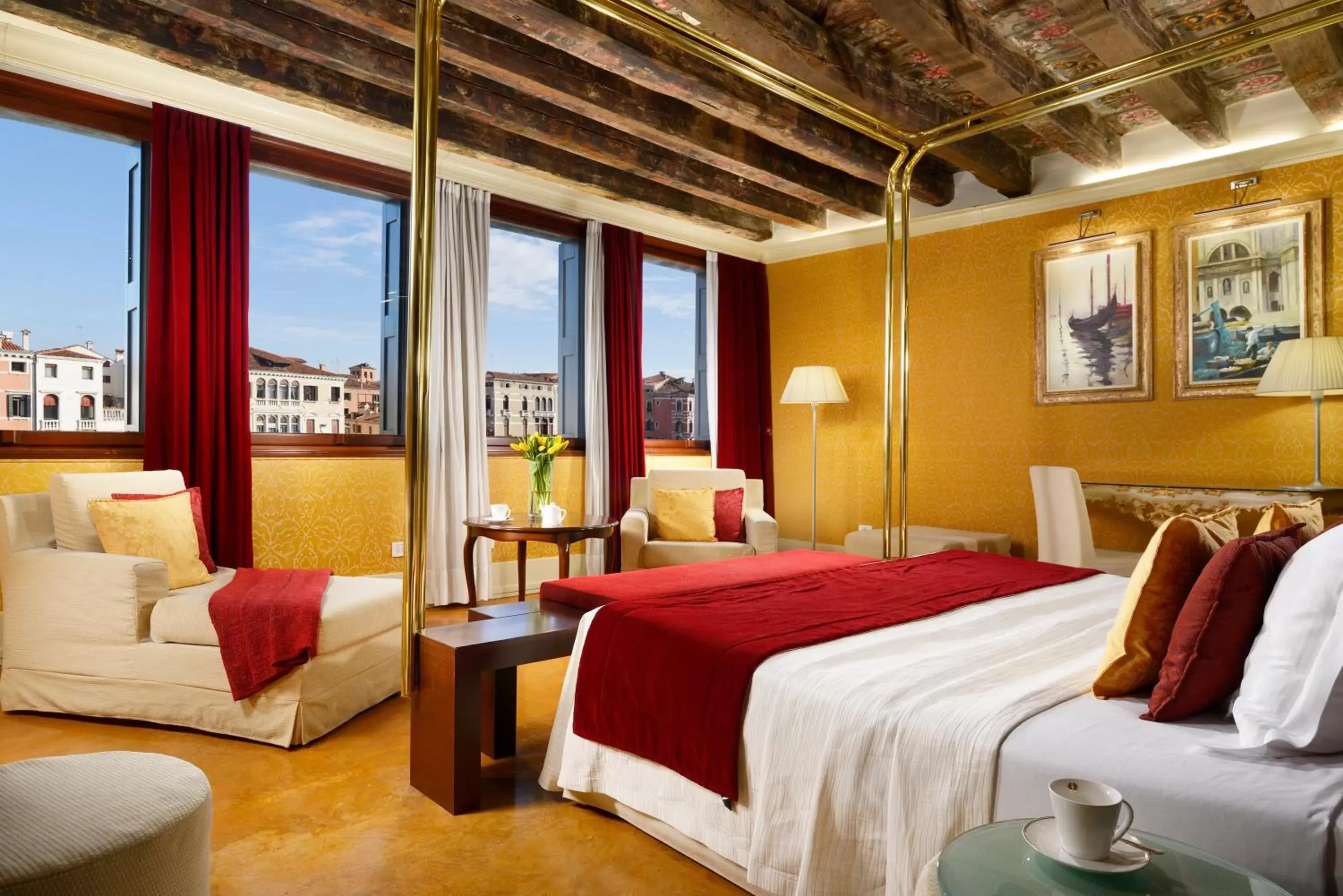 Photo of the whole room in Hotel Palazzo Giovanelli e Gran Canal