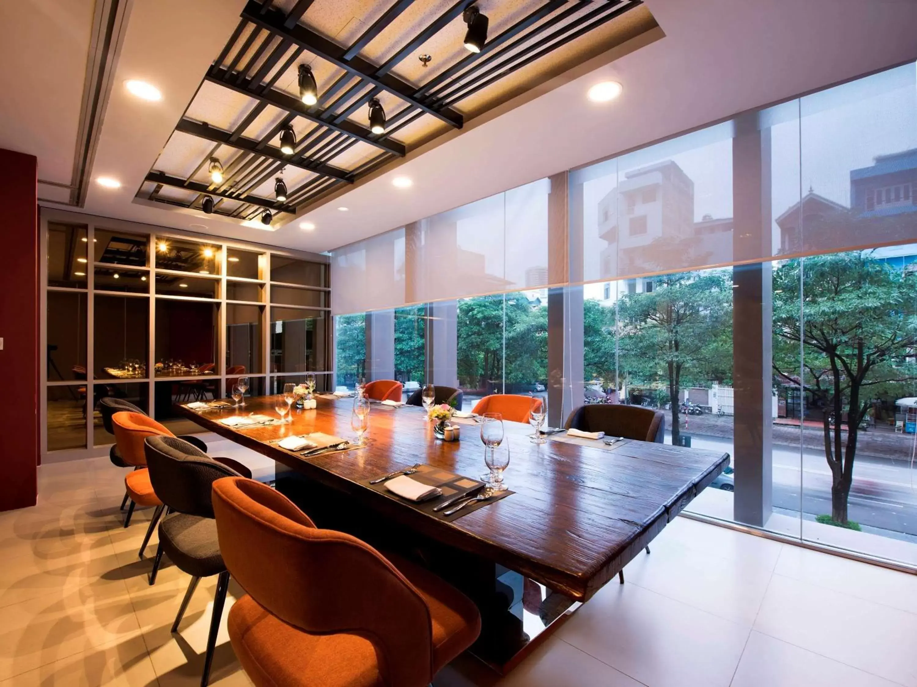 Restaurant/places to eat in Novotel Suites Hanoi