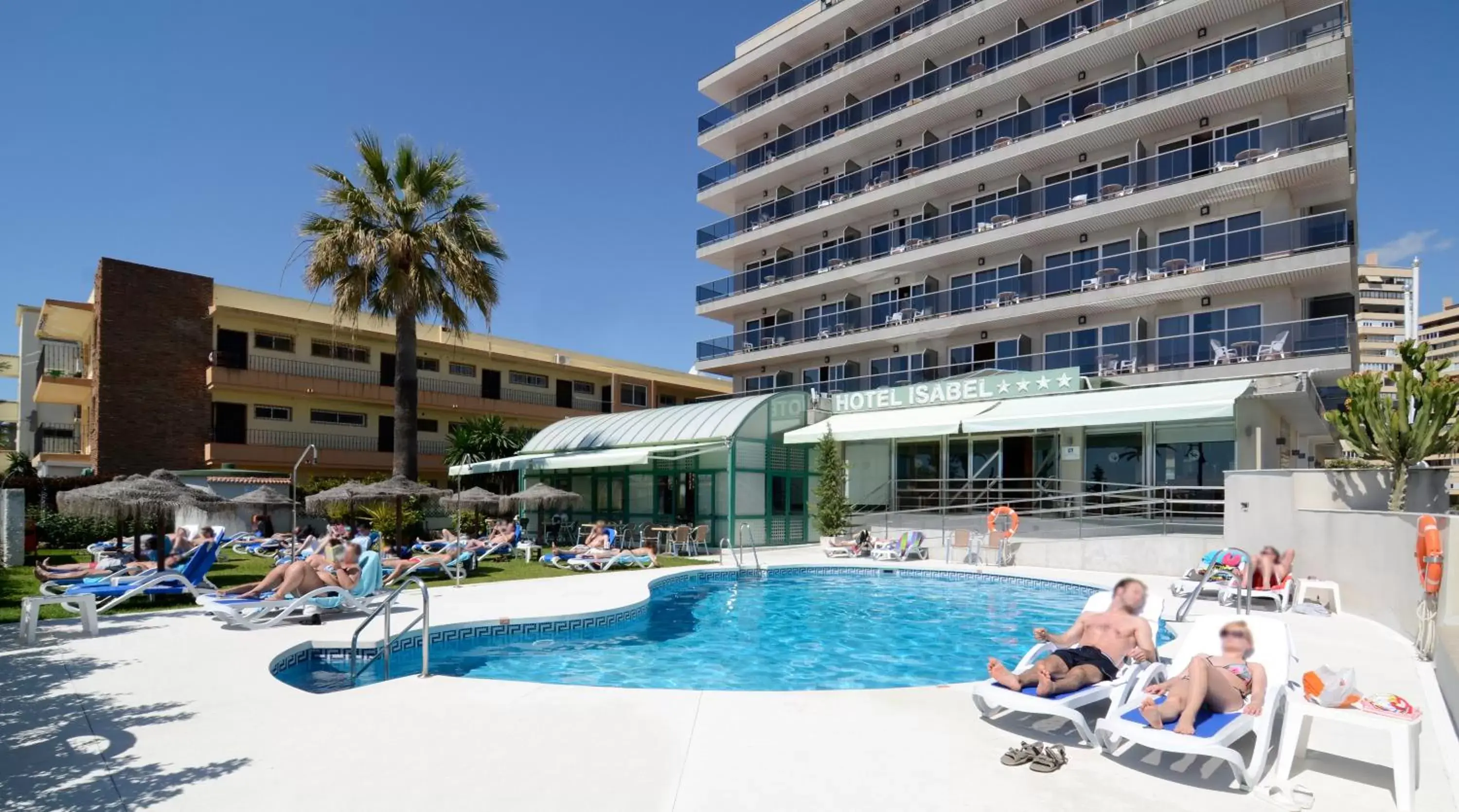 Facade/entrance, Swimming Pool in Hotel Isabel