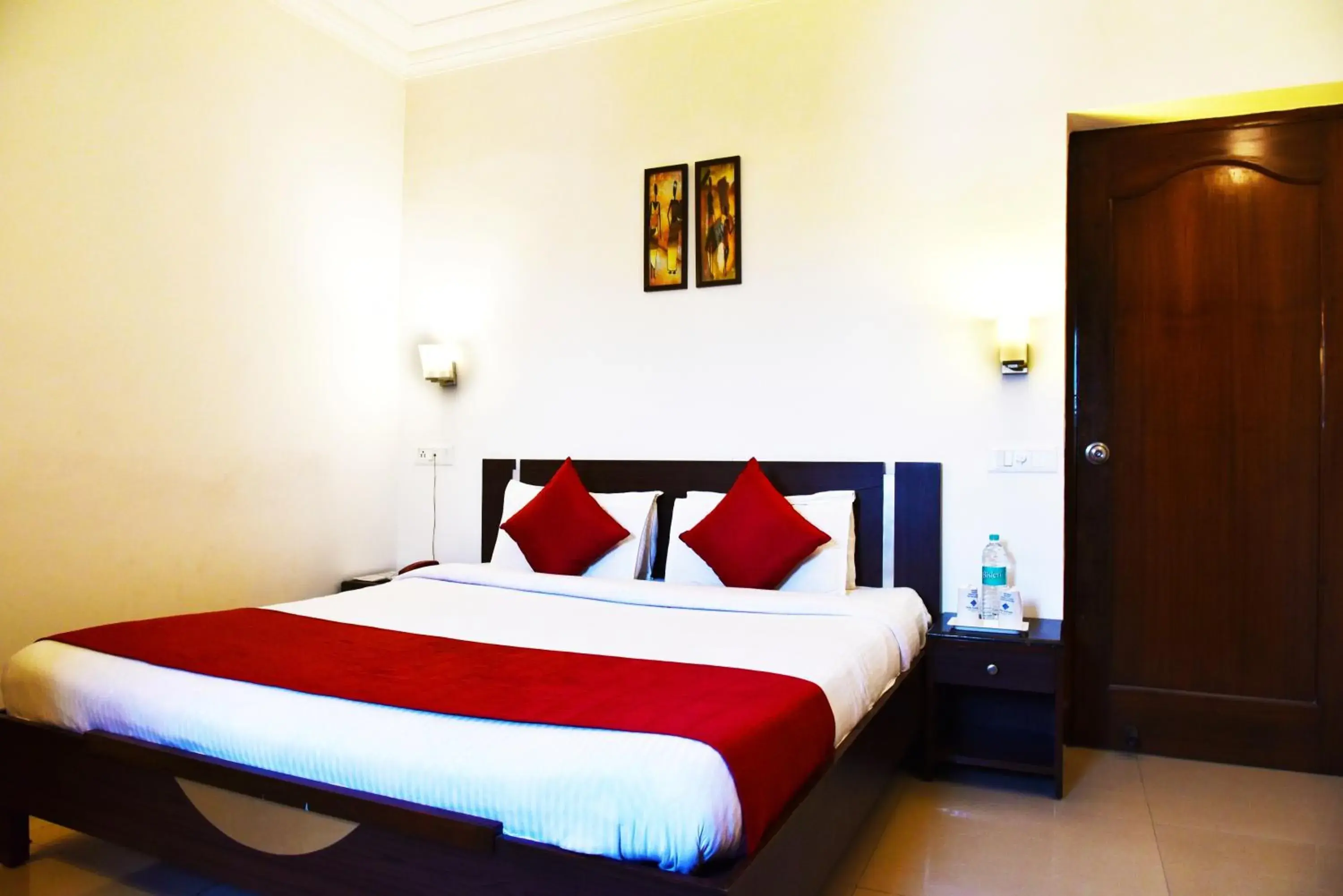 Bedroom, Room Photo in Hotel Sapphire Opposite Golden Temple
