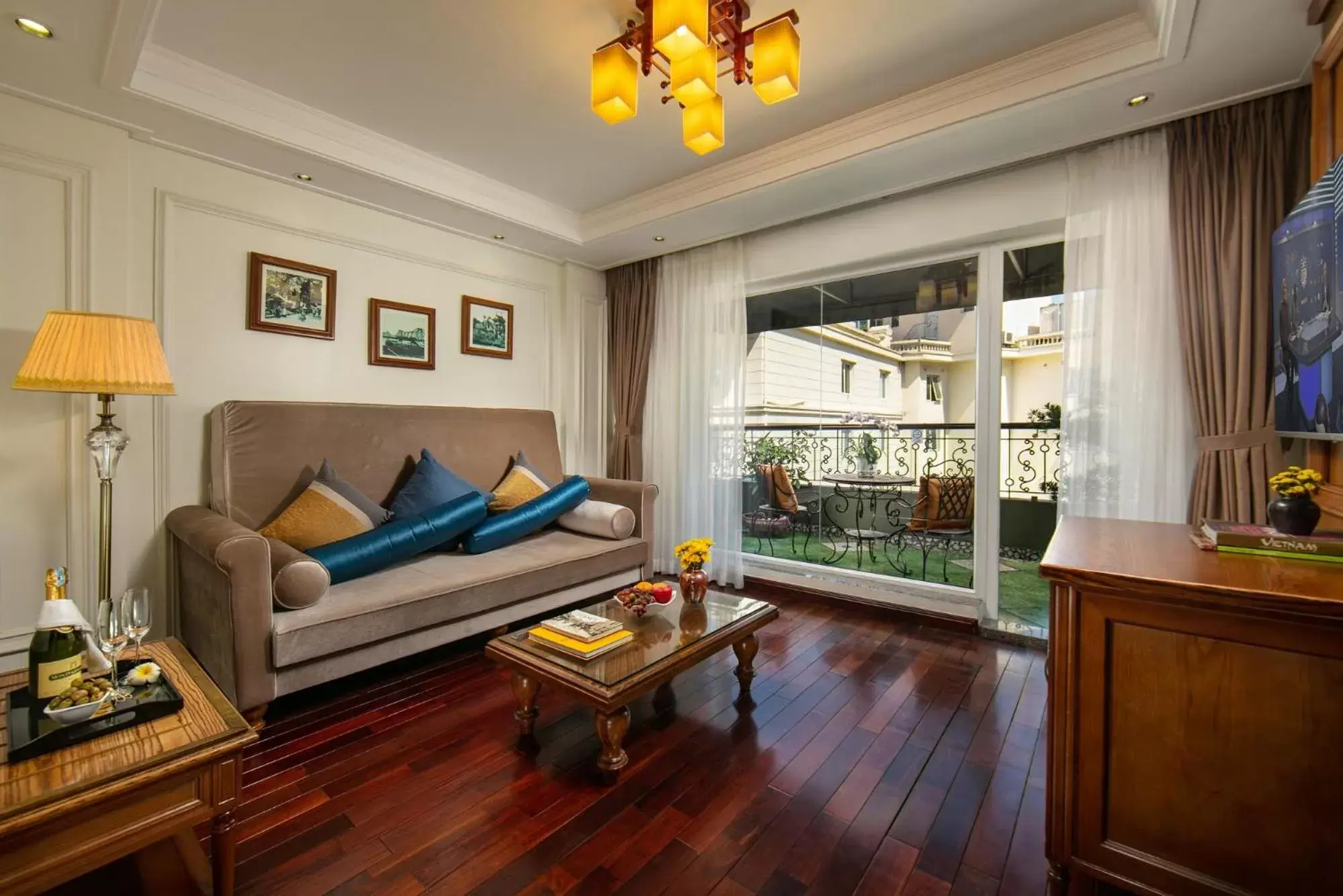 Living room, Seating Area in Hanoi Pearl Hotel