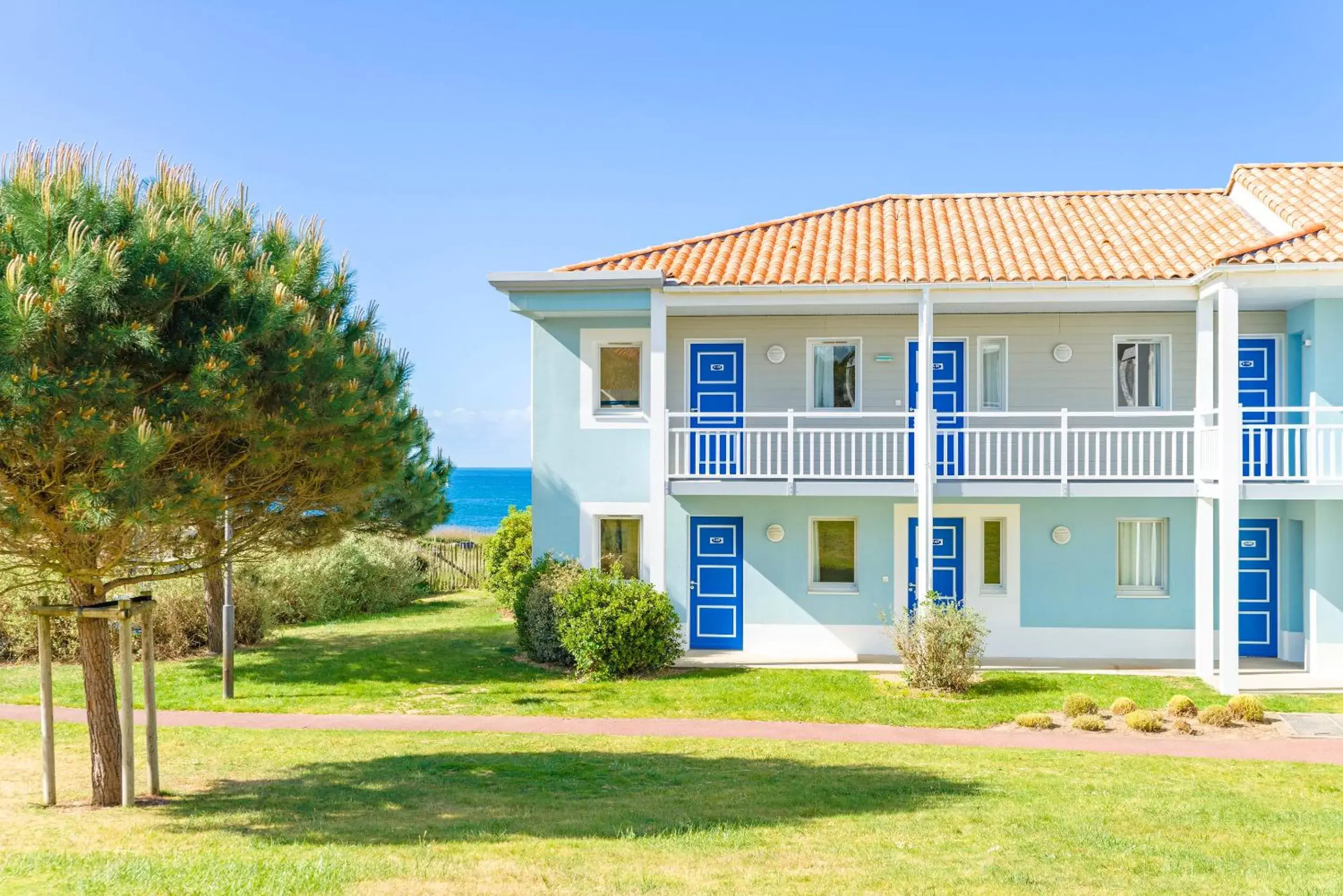 Facade/entrance, Property Building in Lagrange Vacances L’Estran