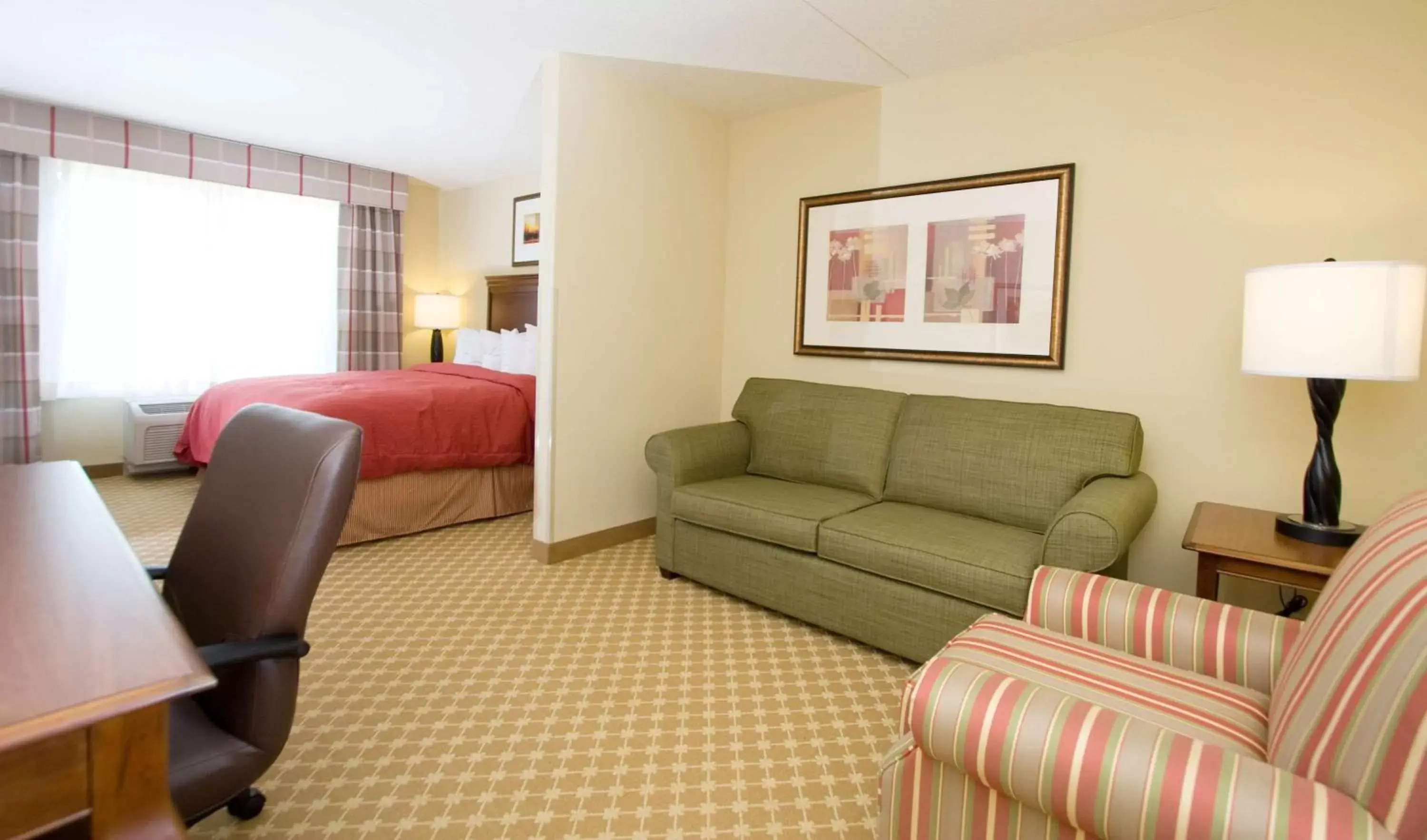 Photo of the whole room, Seating Area in Country Inn & Suites by Radisson, Fredericksburg, VA