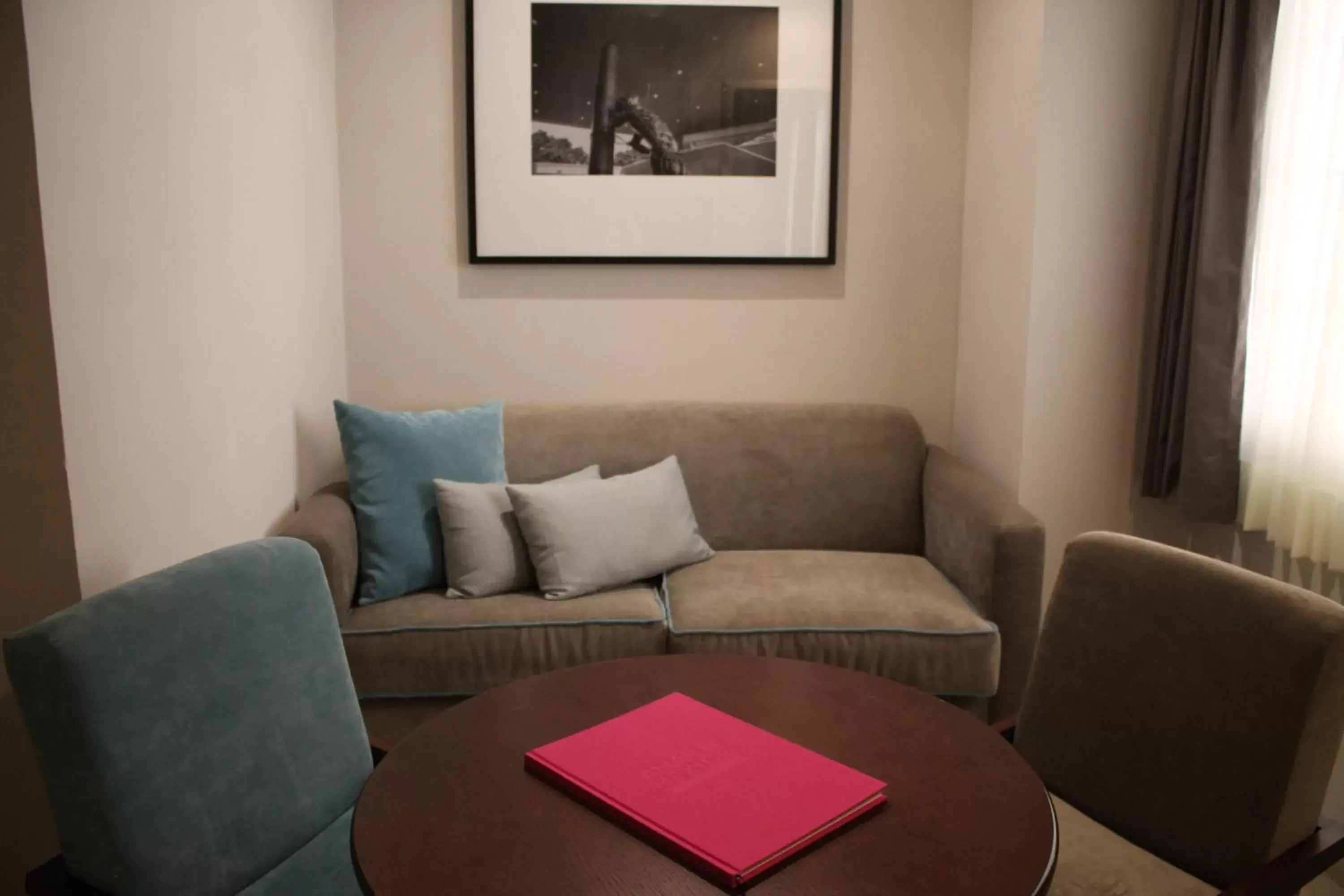 Living room, Seating Area in Hotel Suites México Plaza León Campestre