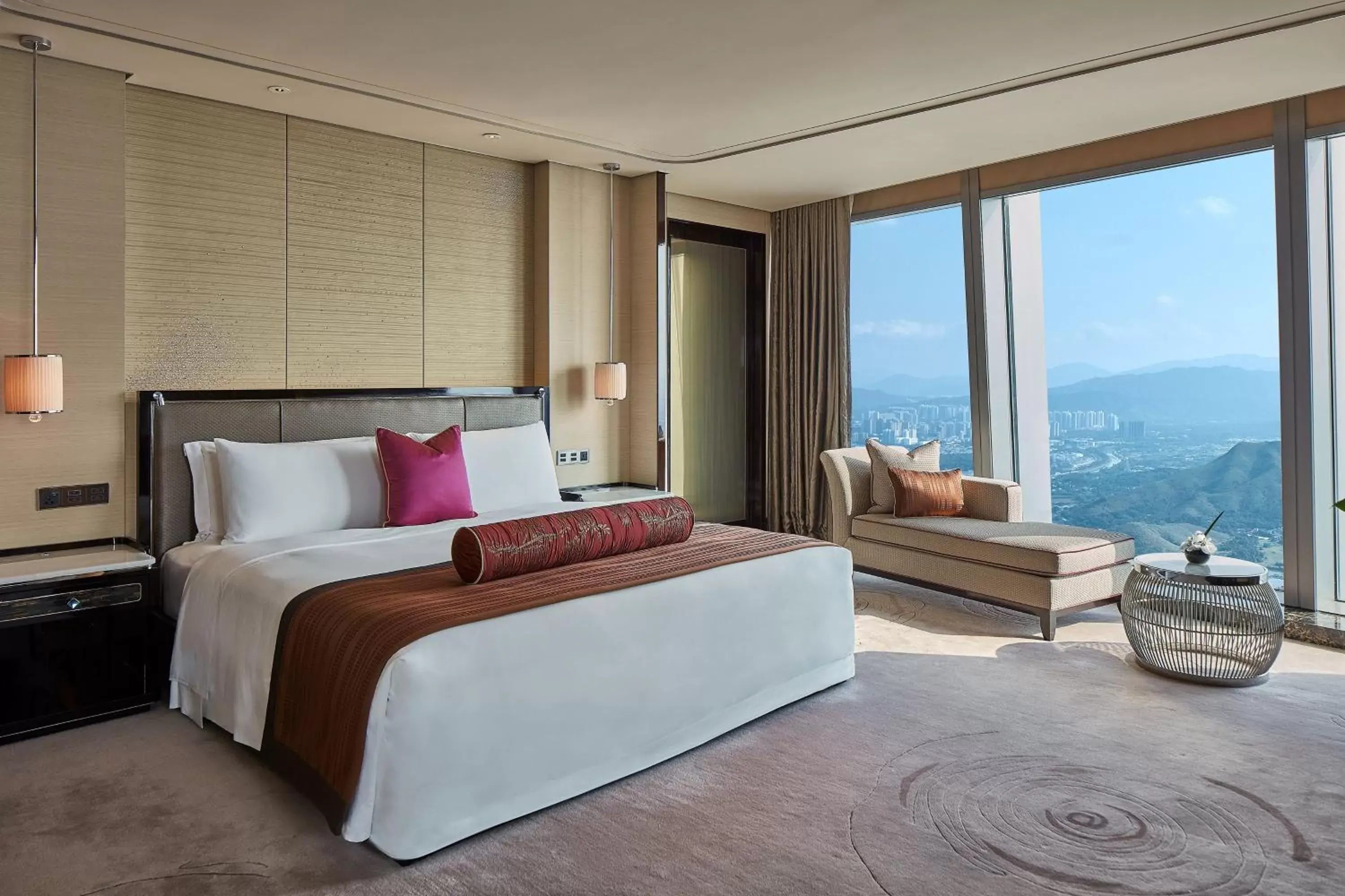 Photo of the whole room in The St. Regis Shenzhen