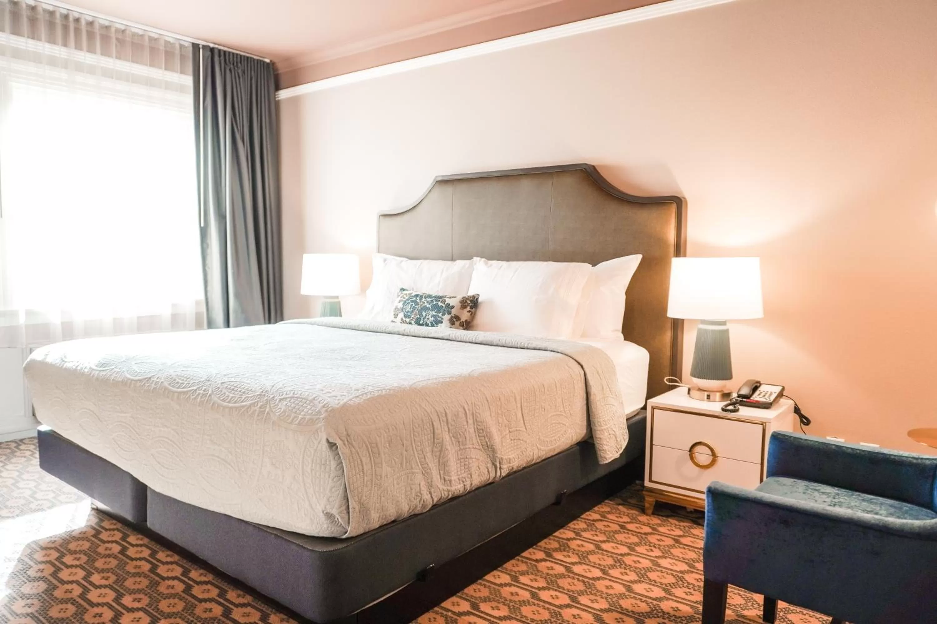 Riverside King - single occupancy in Columbia Gorge Hotel & Spa