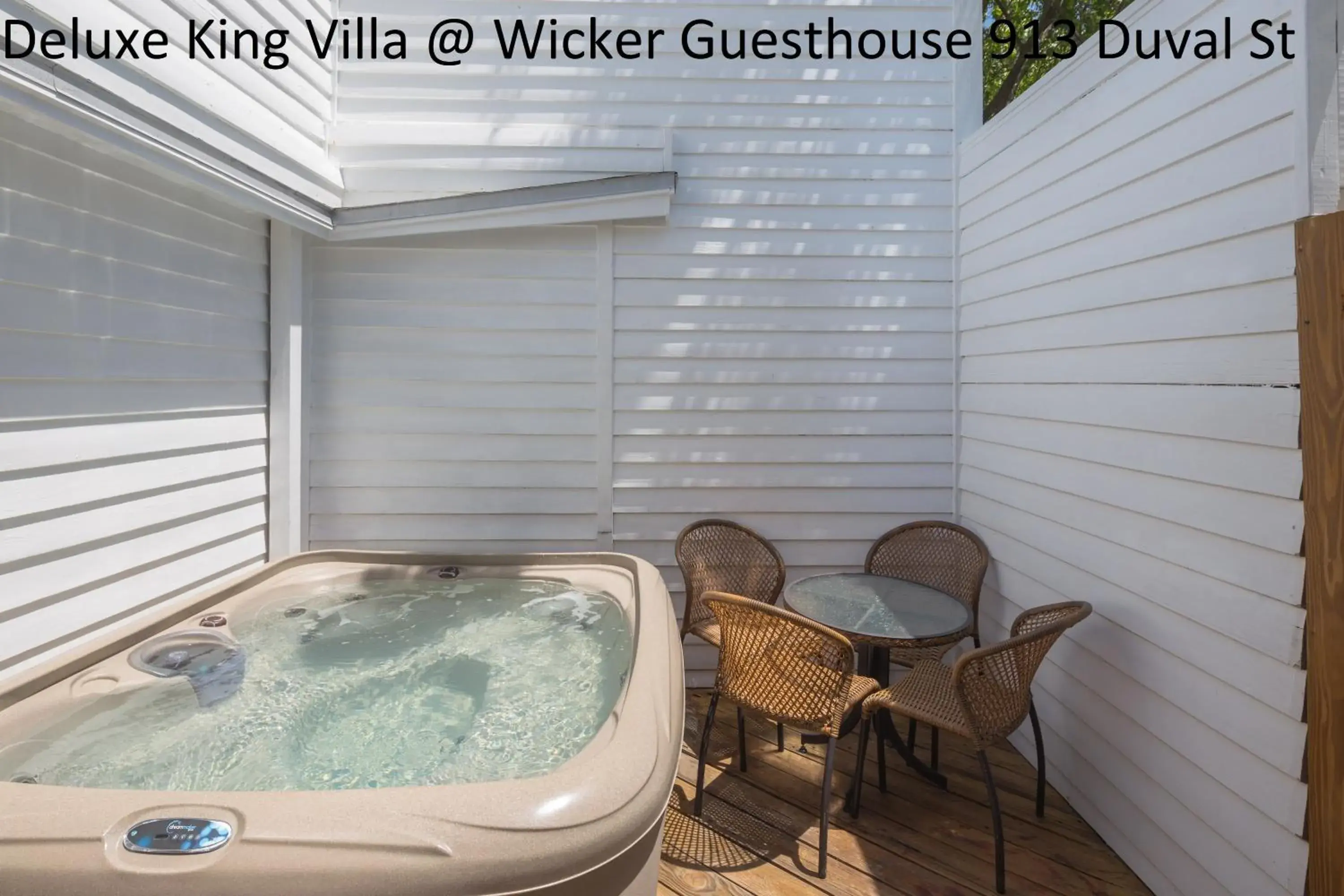 Hot Tub in Wicker Guesthouse