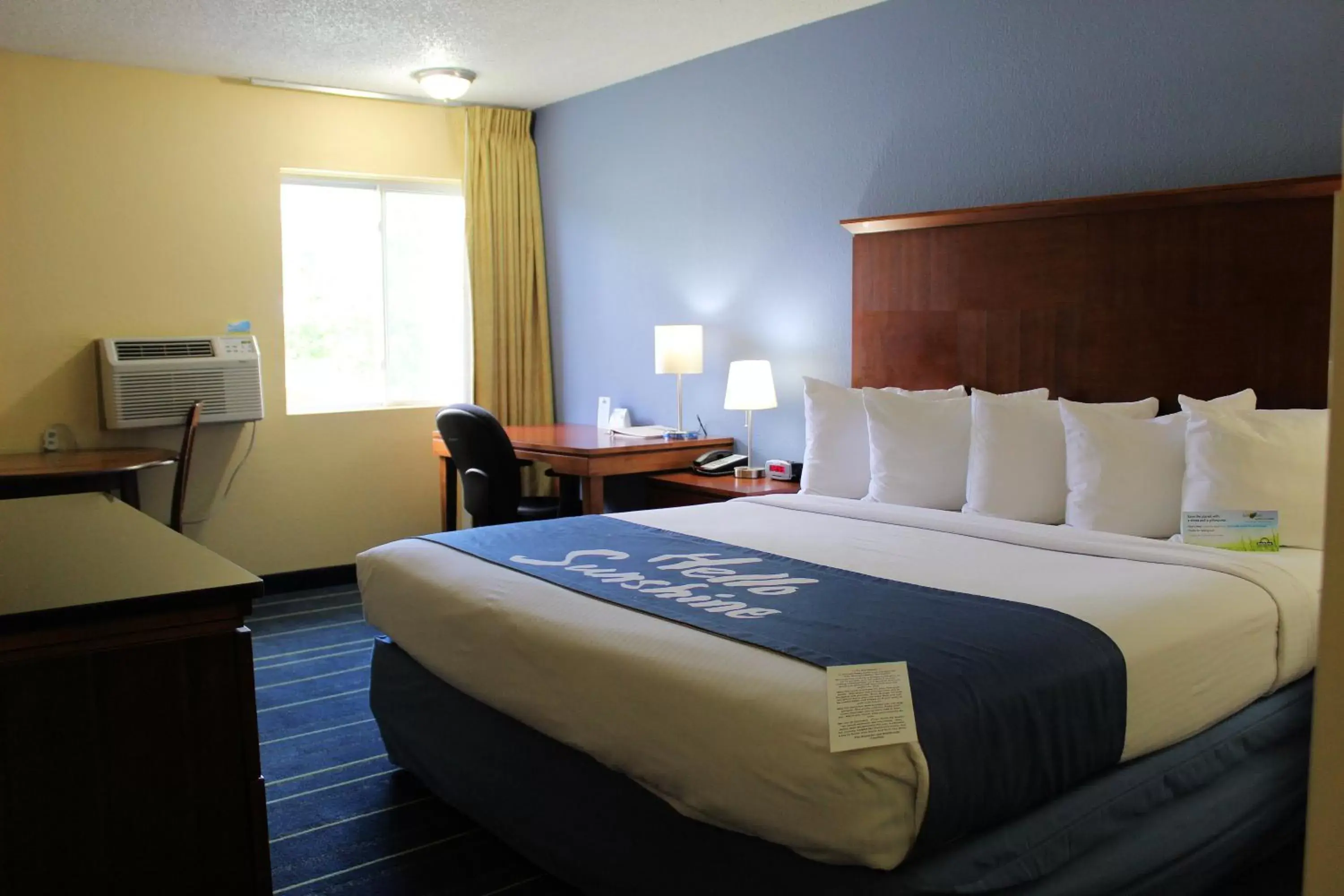Photo of the whole room, Bed in Days Inn & Suites by Wyndham Gunnison