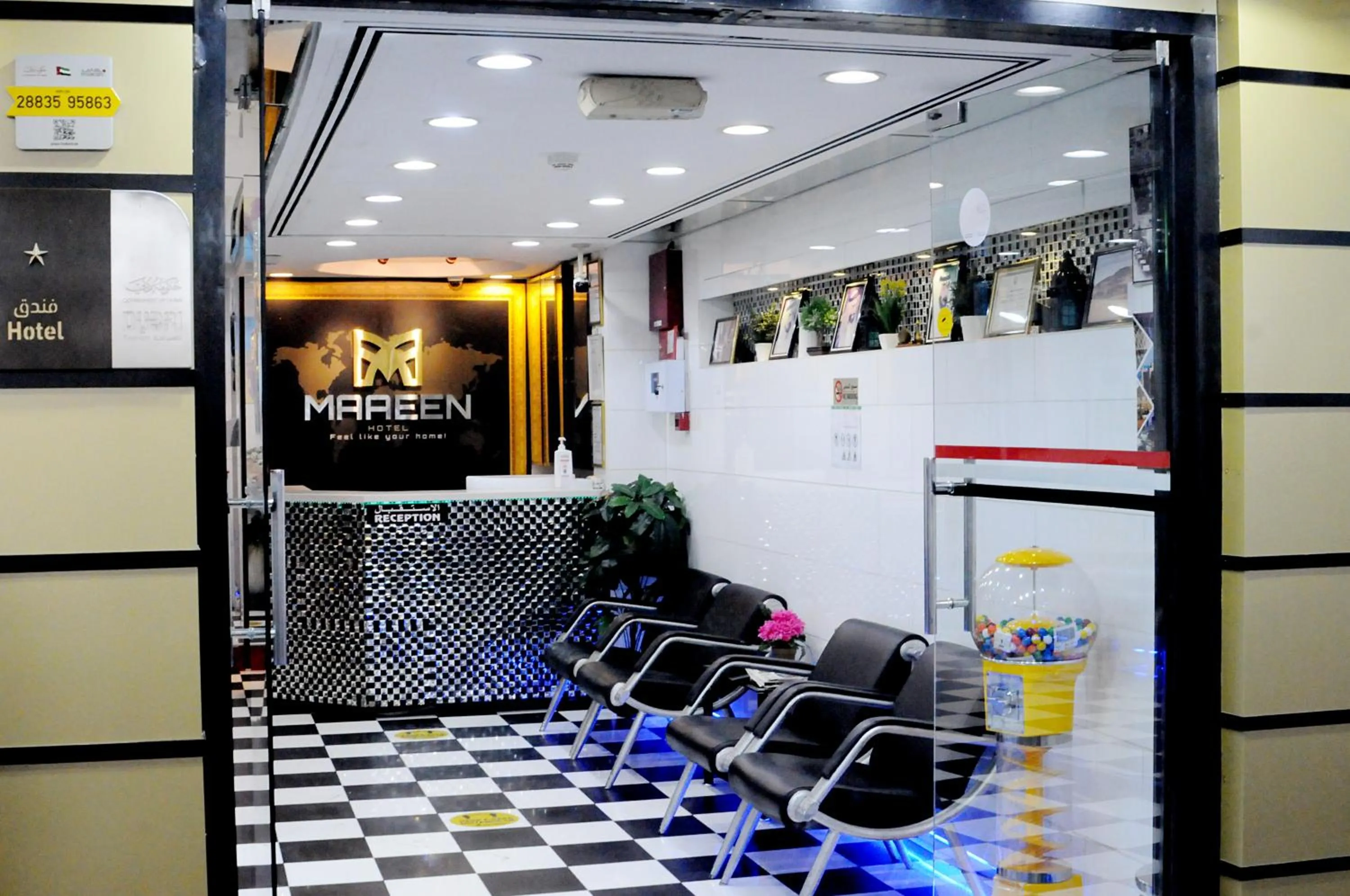 Lounge or bar in Maaeen Hotel