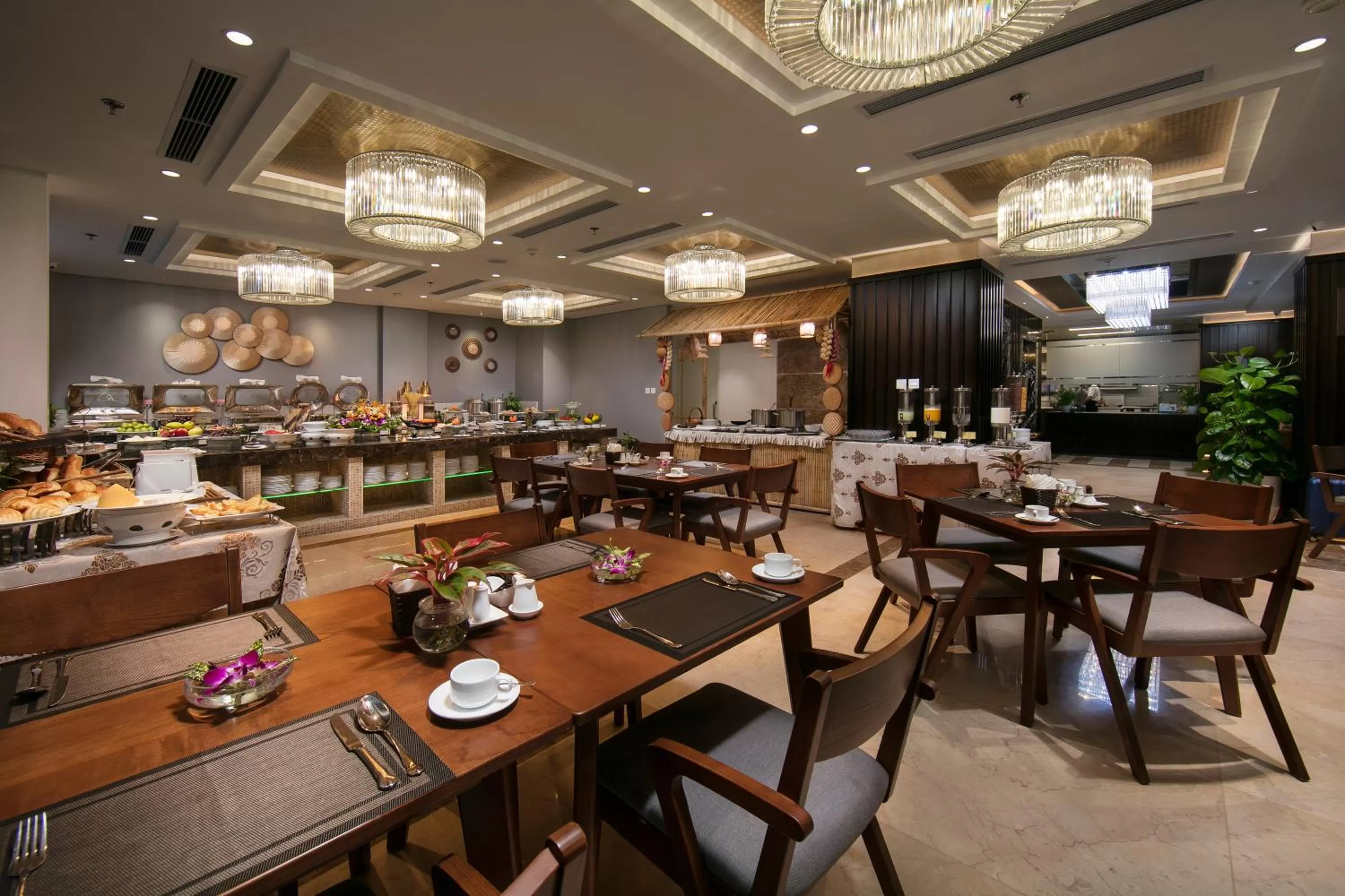 Restaurant/places to eat in Grandiose Hotel & Spa