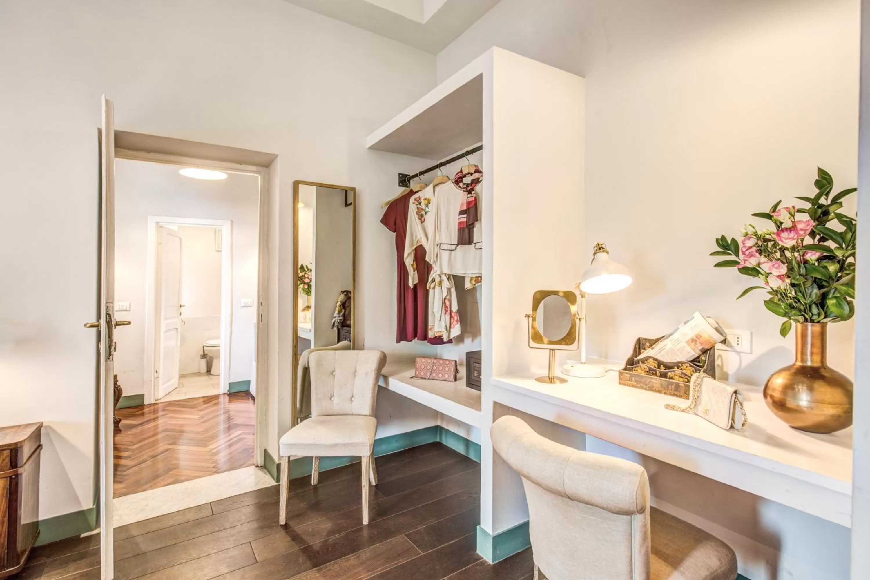 Photo of the whole room in Tree Charme Trilussa