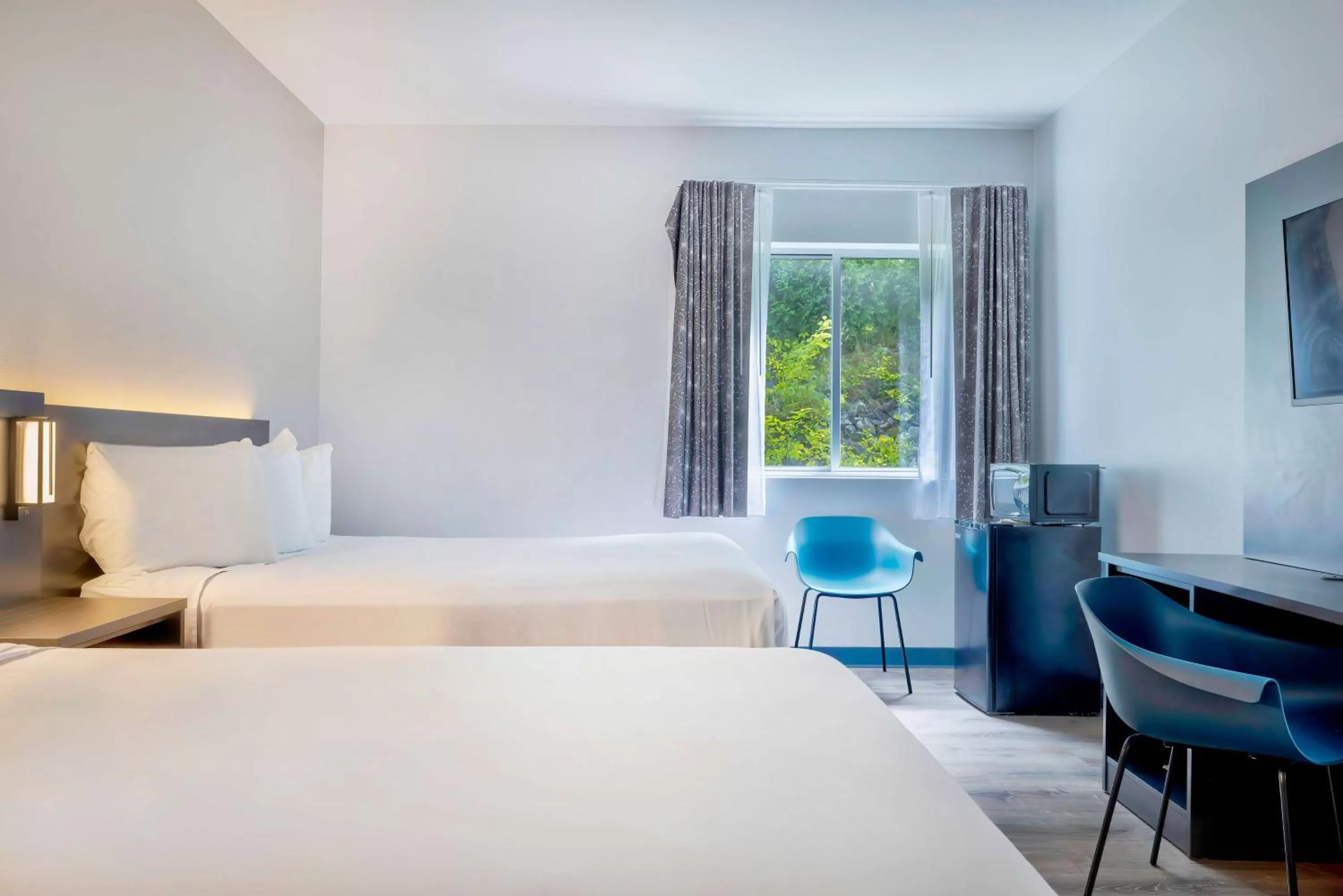 Bedroom, Bed in Motel 6 Bethel, CT - Danbury