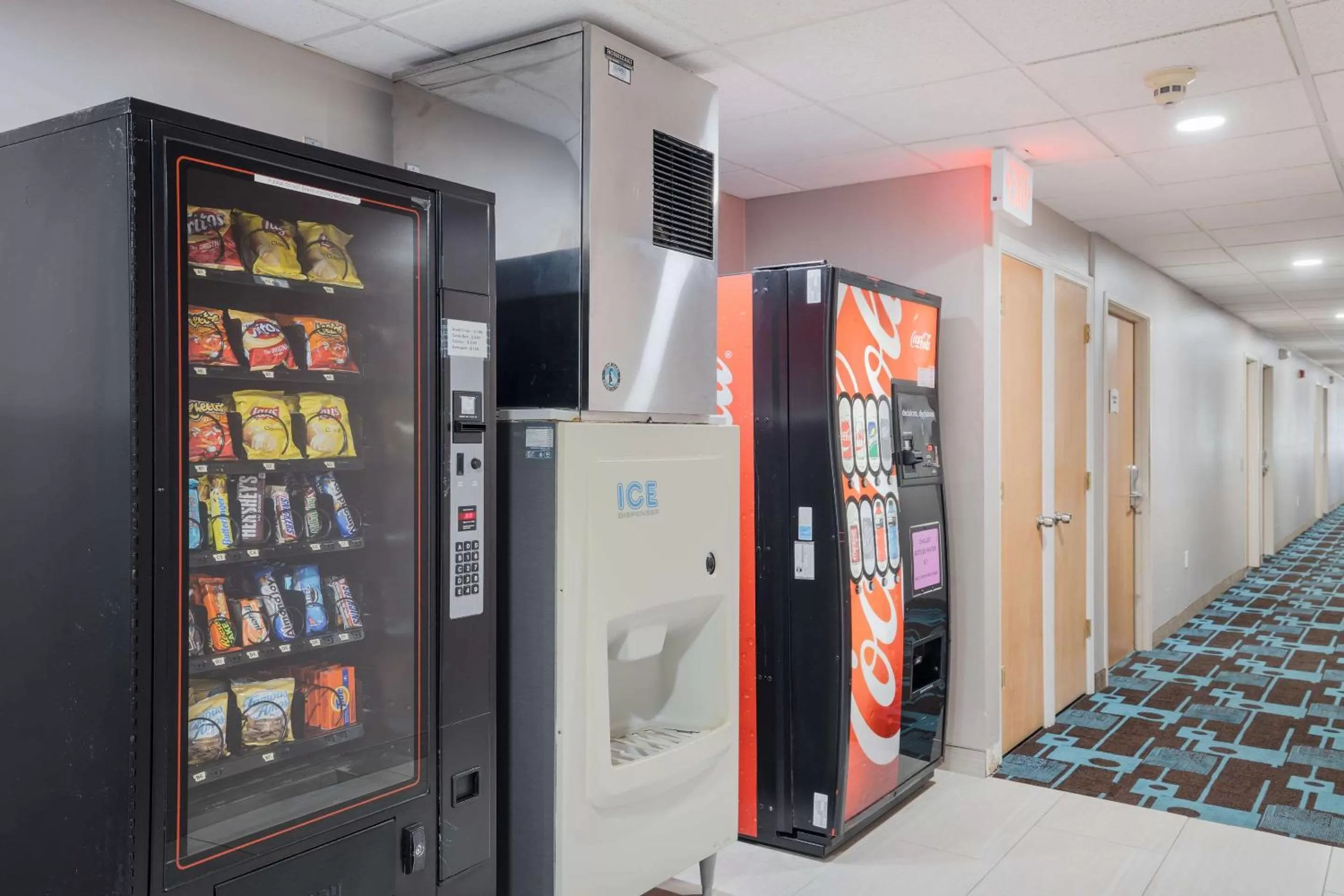 Food and drinks in Quality Inn & Suites Blue Springs - Kansas City