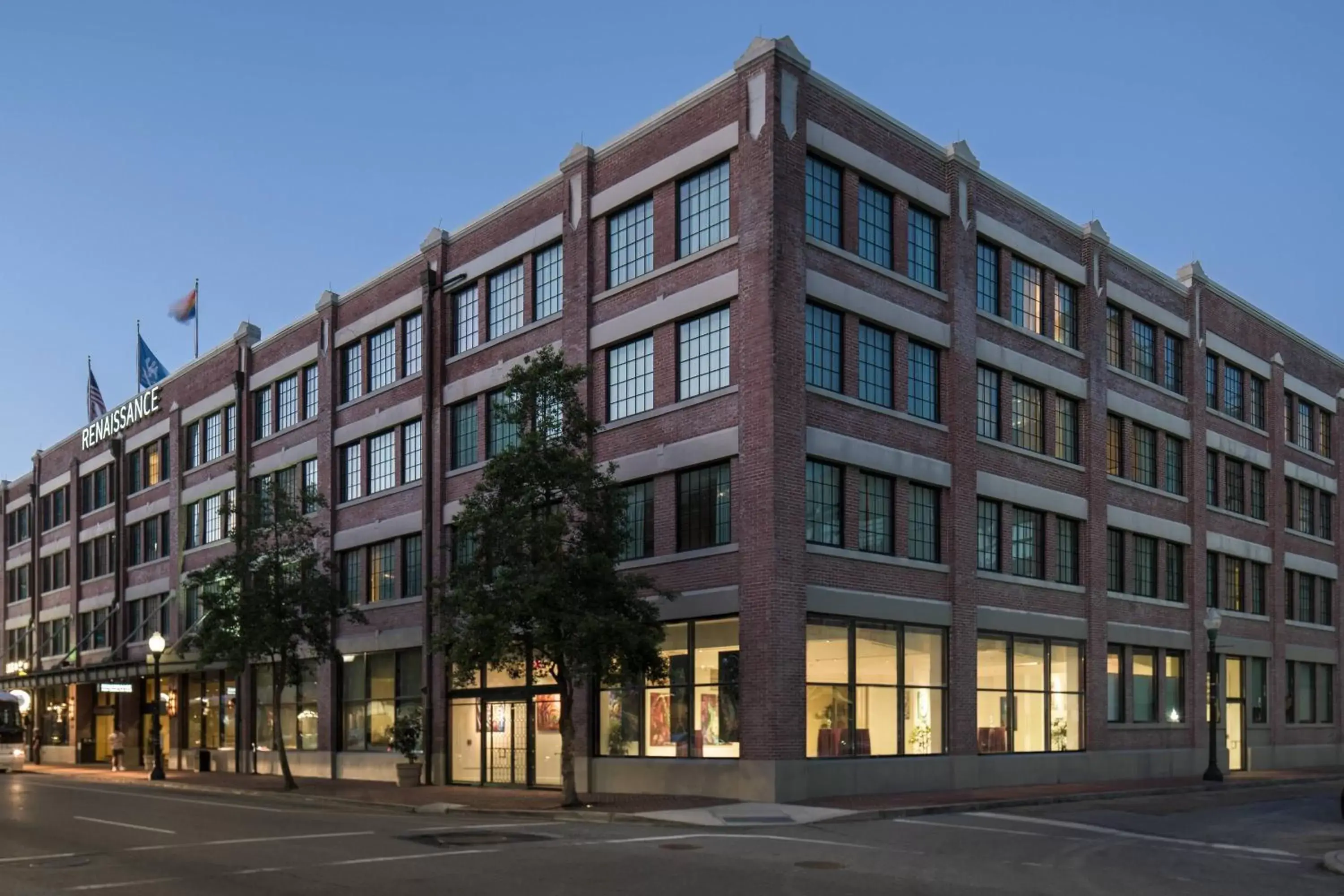 Property Building in Renaissance New Orleans Arts Warehouse District Hotel