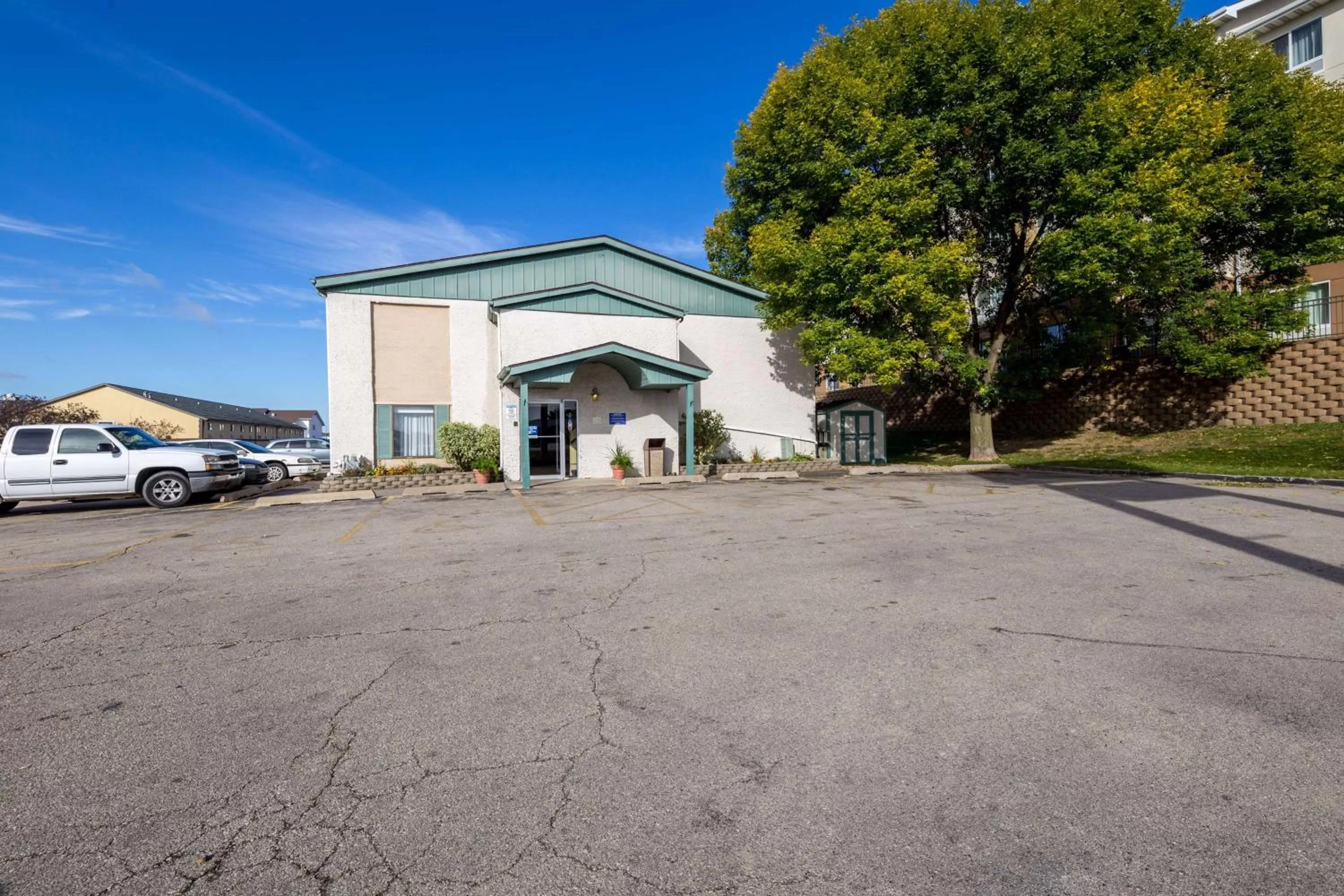 Property building in Motel 6-Cedar Rapids, IA - Airport