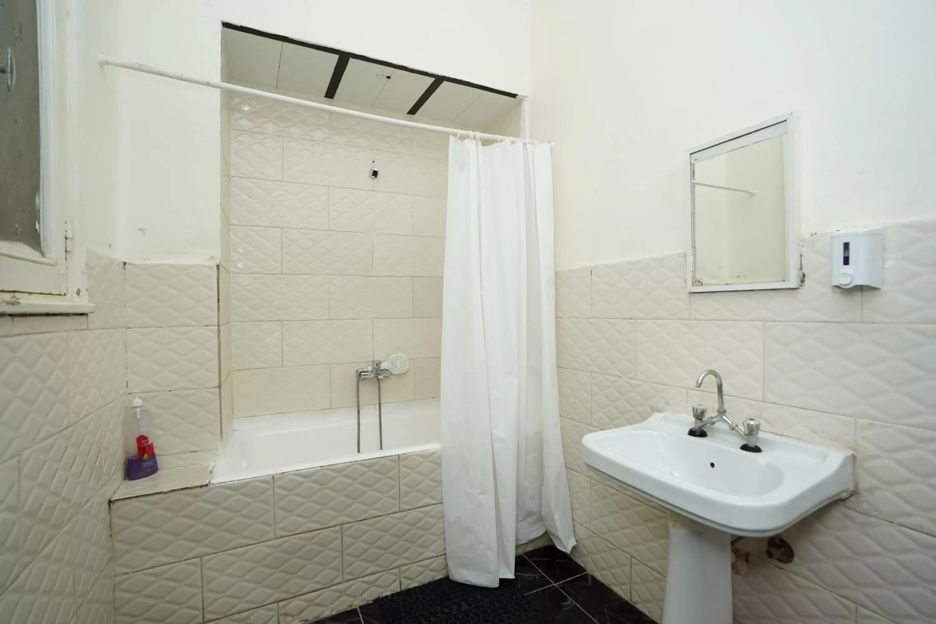 Double or Twin Room with Shared Bathroom in Castle Hotel Double or Twin Room with Shared Bathroom in Castle Hotel