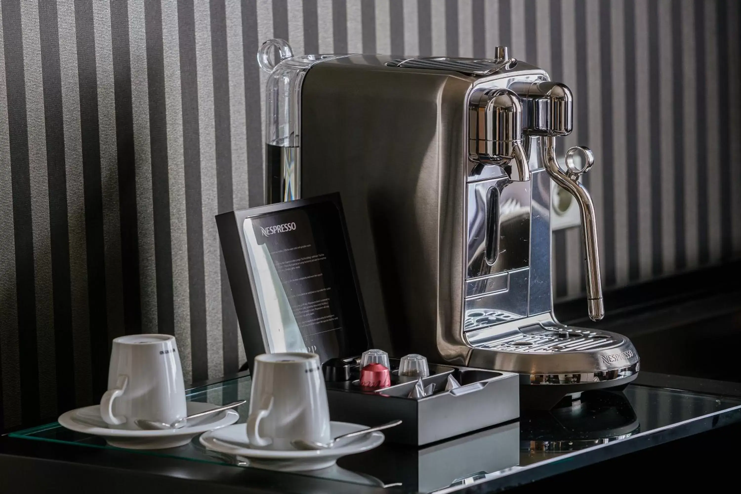 Coffee/tea facilities, Kitchen/Kitchenette in Grandhotel Pupp