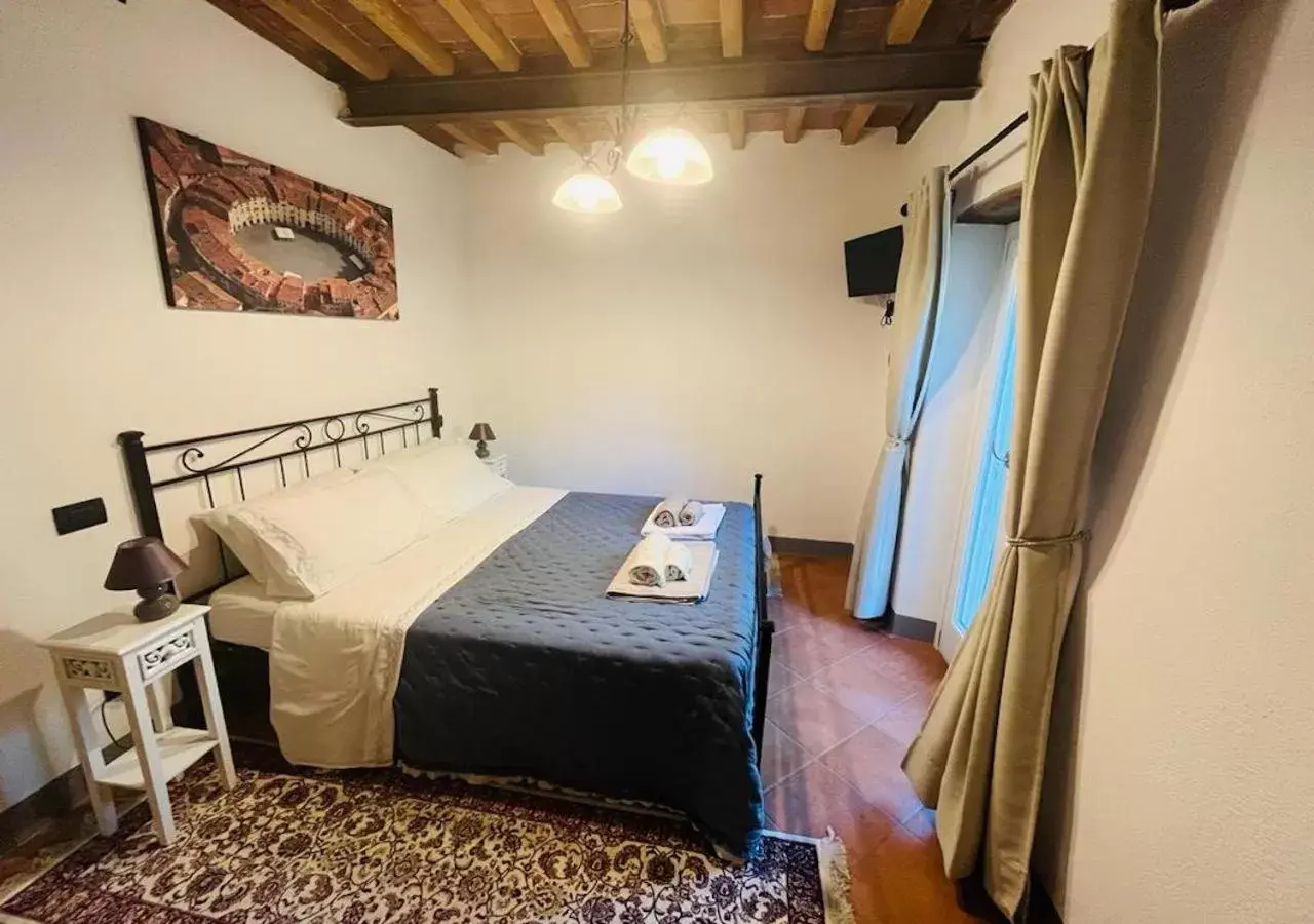 Double Room with Private Bathroom in B&B Giardino delle Camelie