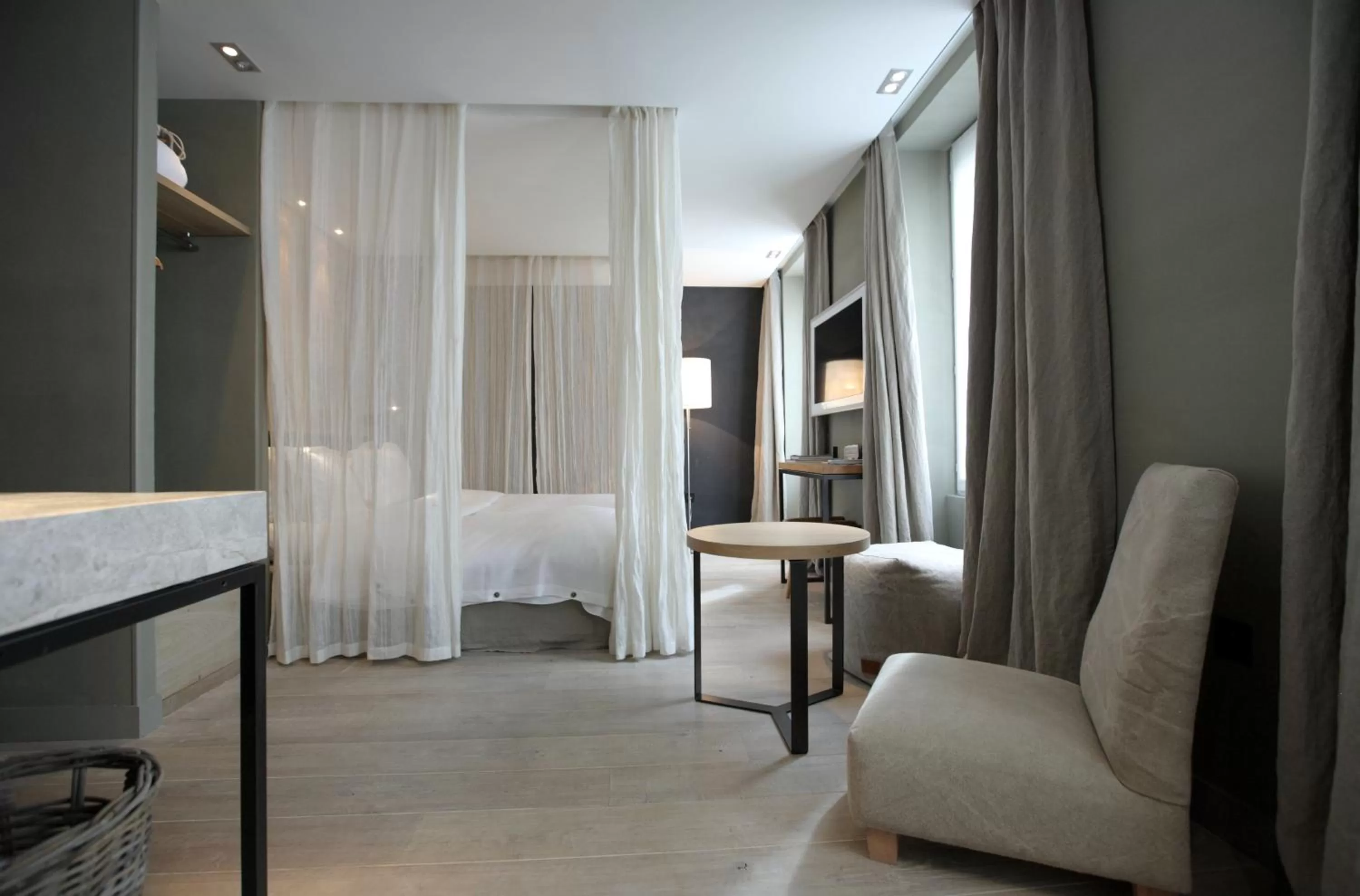 Photo of the whole room, Bed in Hidden Hotel