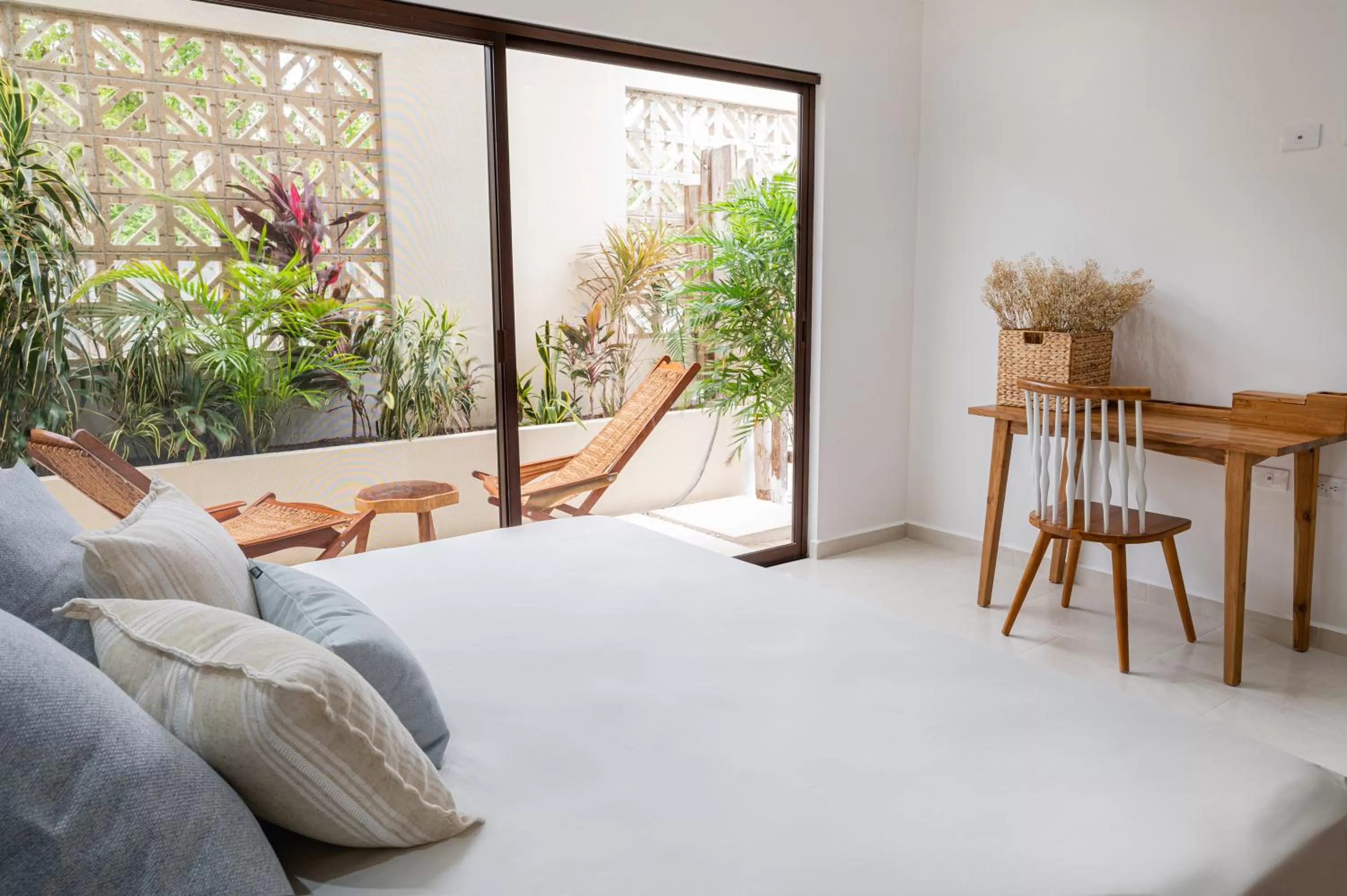 Balcony/Terrace, Bed in Apartment and Penthouse Blue Luxury Kukulkan Tulum