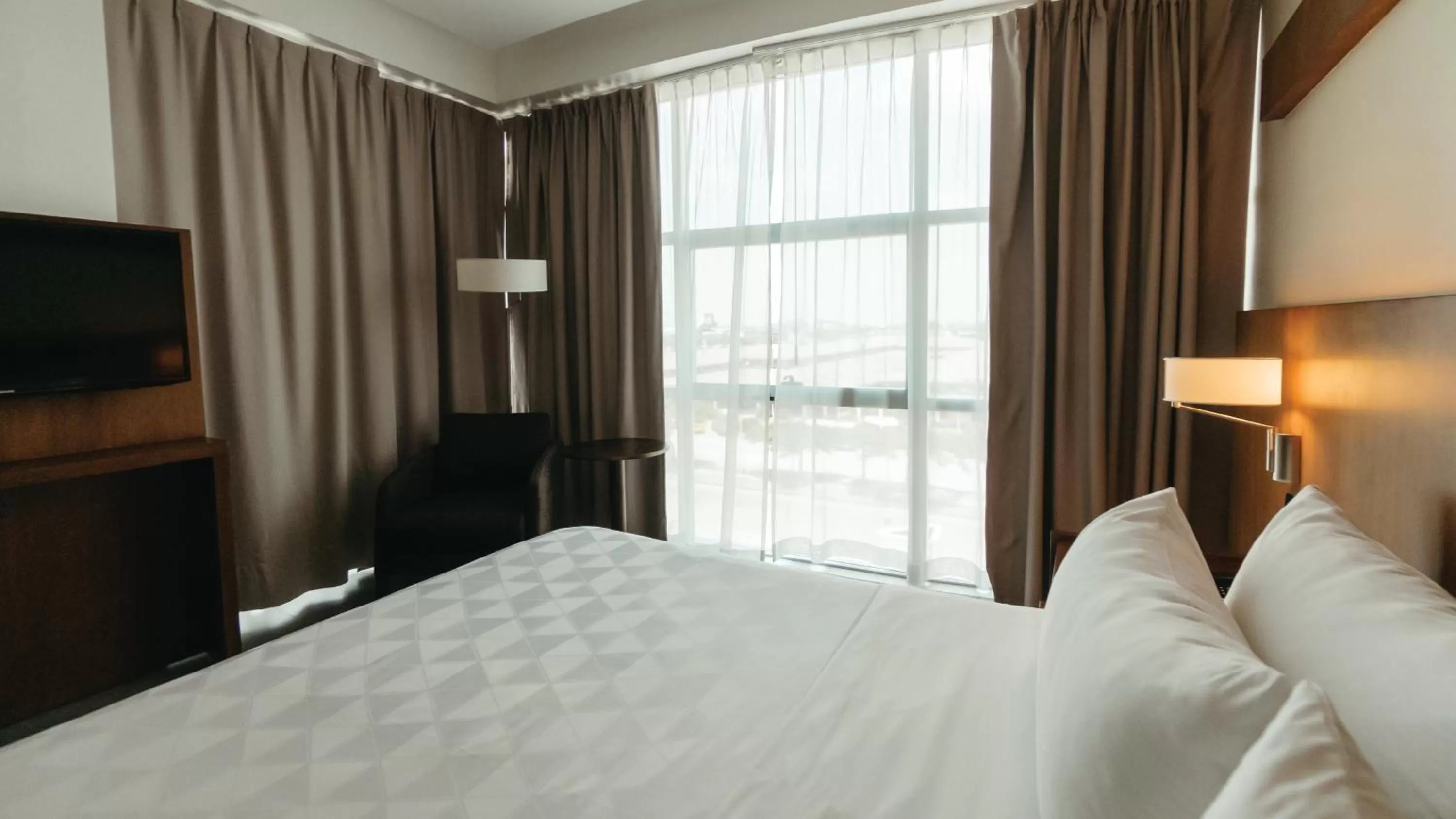 Photo of the whole room, Bed in Holiday Inn Guayaquil Airport by IHG