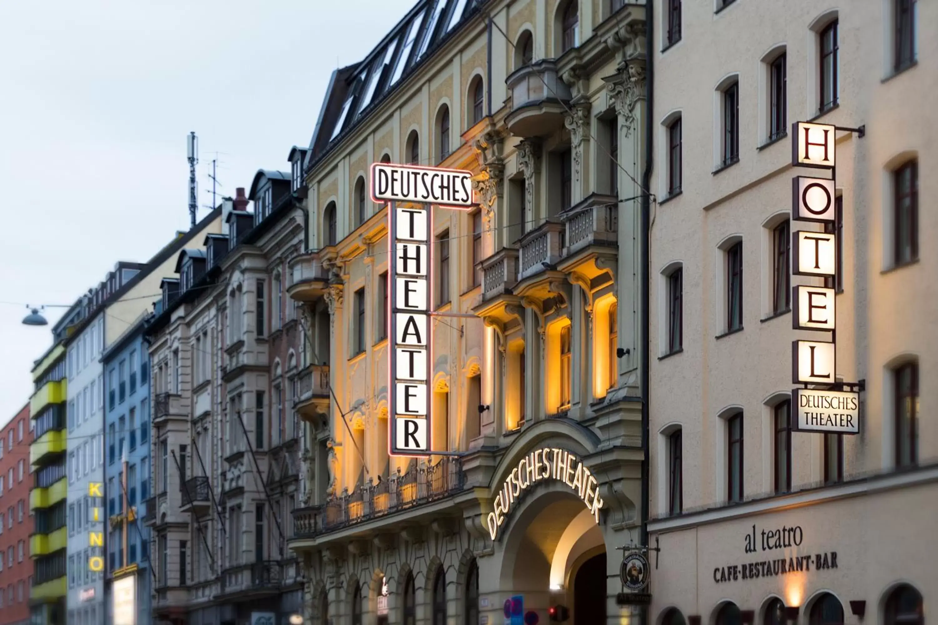 Facade/entrance in Hotel Deutsches Theater Stadtzentrum