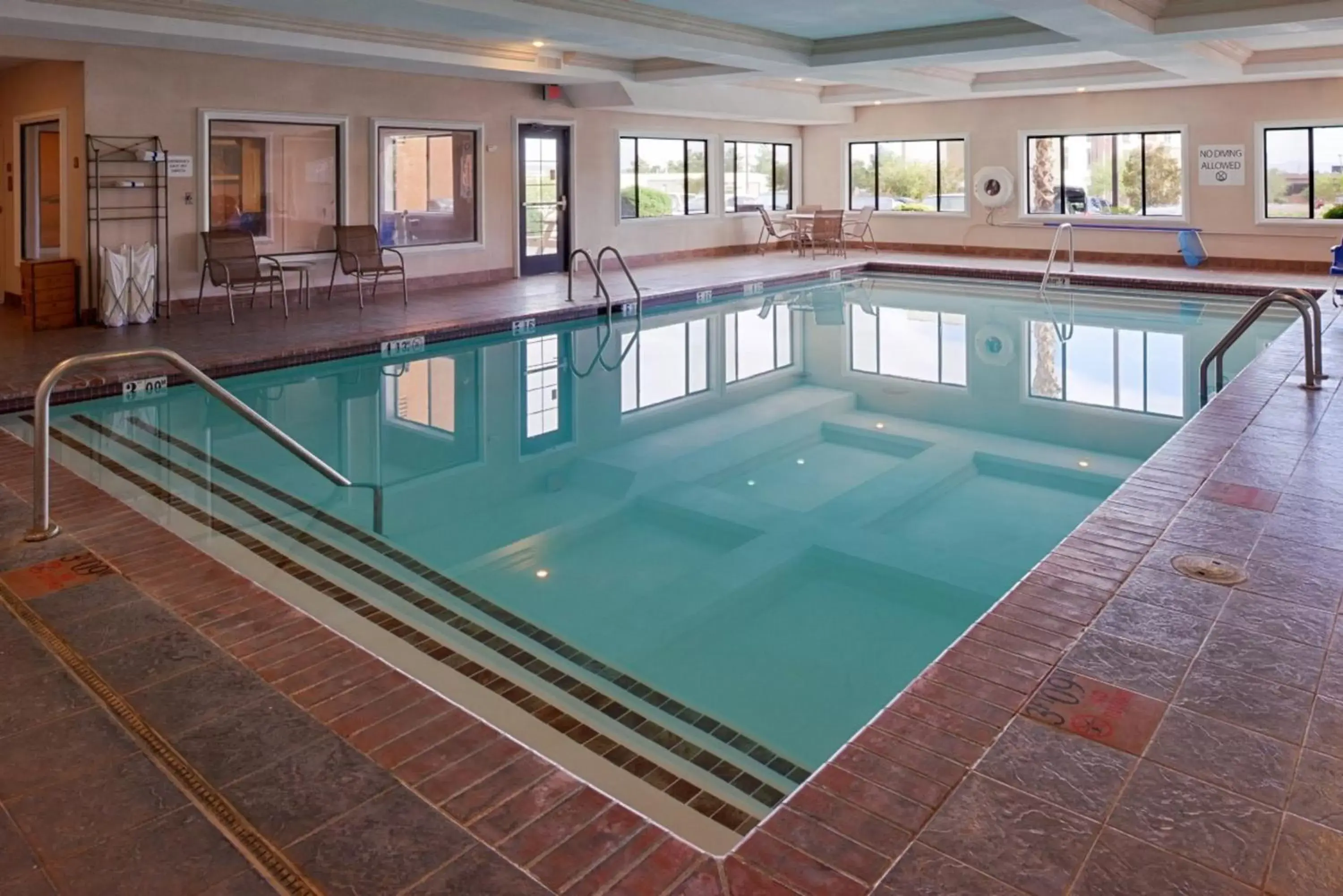 Swimming Pool in Holiday Inn Express Kingman, an IHG Hotel