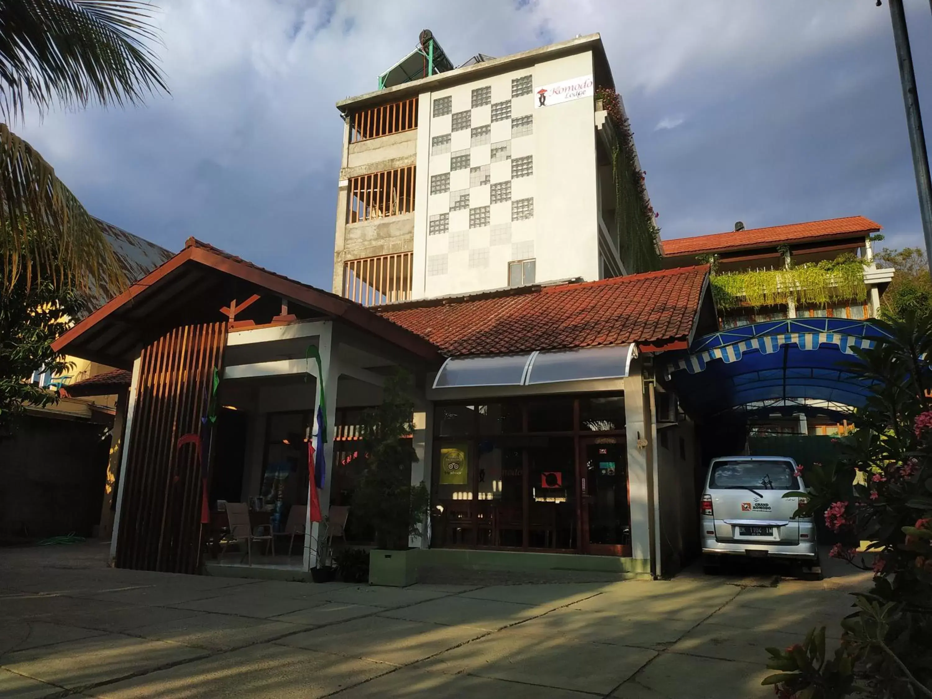 Property Building in Komodo Lodge