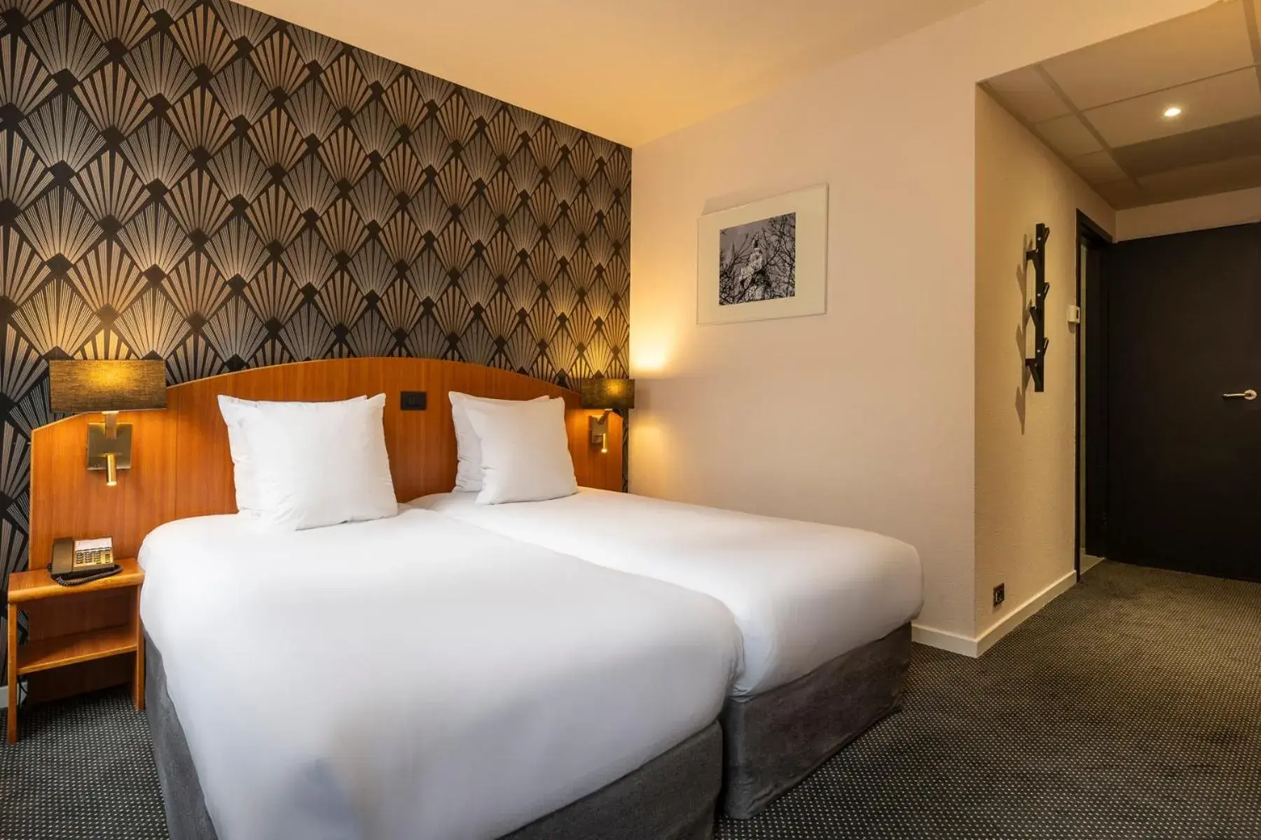 Photo of the whole room, Bed in Aris Grand Place Hotel Photo of the whole room, Bed in Aris Grand Place Hotel