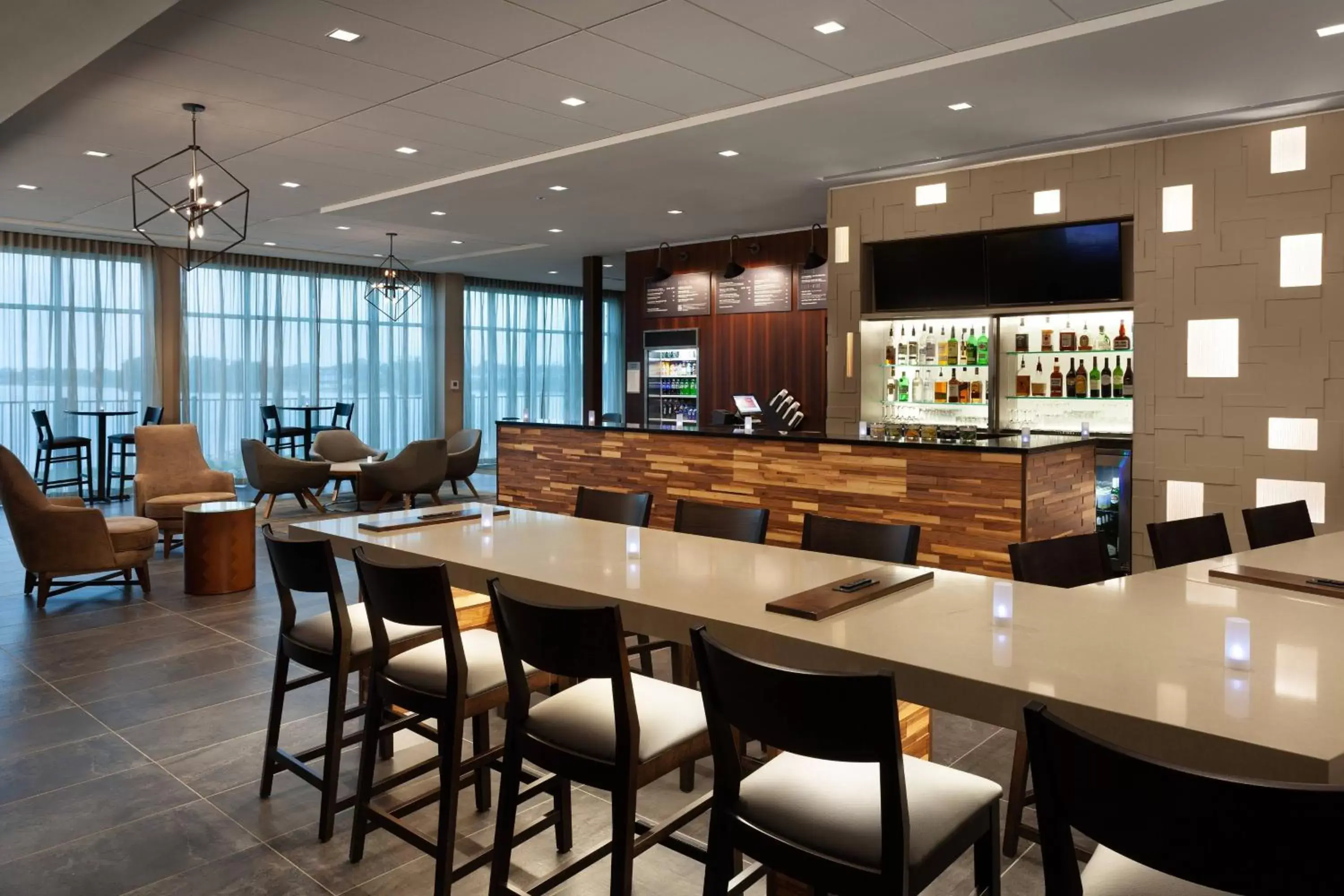 Restaurant/places to eat, Lounge/Bar in Courtyard by Marriott Winter Haven