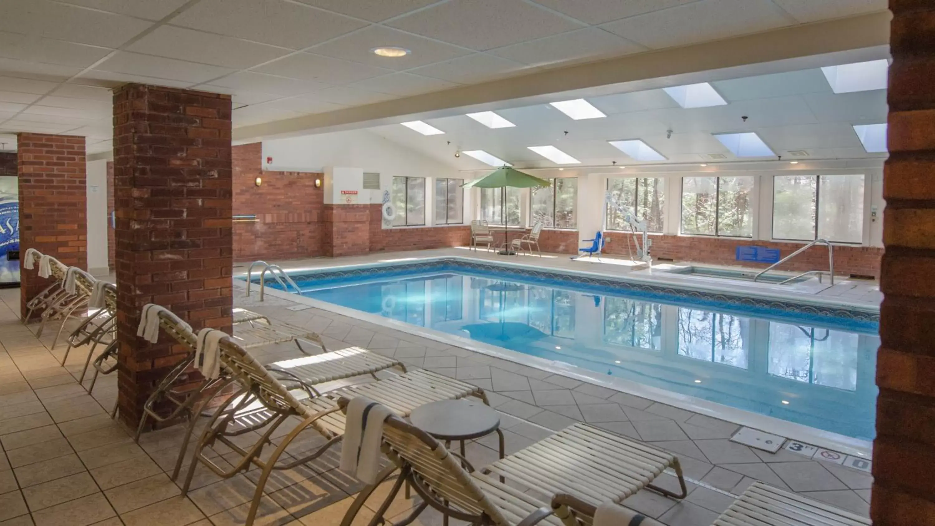 Swimming pool in Holiday Inn Express South Burlington, an IHG Hotel