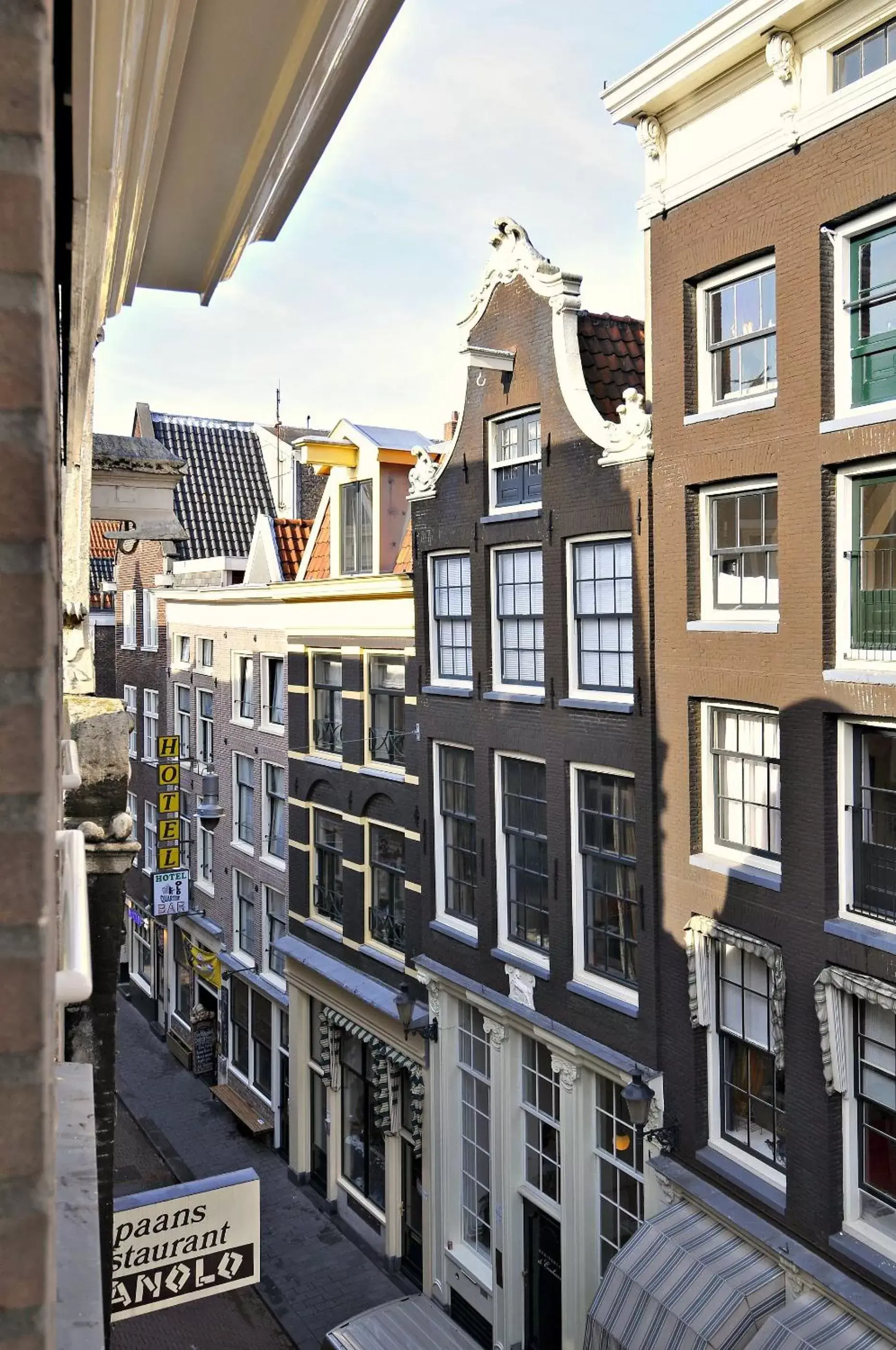 Facade/entrance in Hotel Luxer Facade/entrance in Hotel Luxer